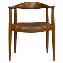 Hans Wegner, Dänemark, „The“-Stuhl für Johannes Hansen, Leder und Teakholz 