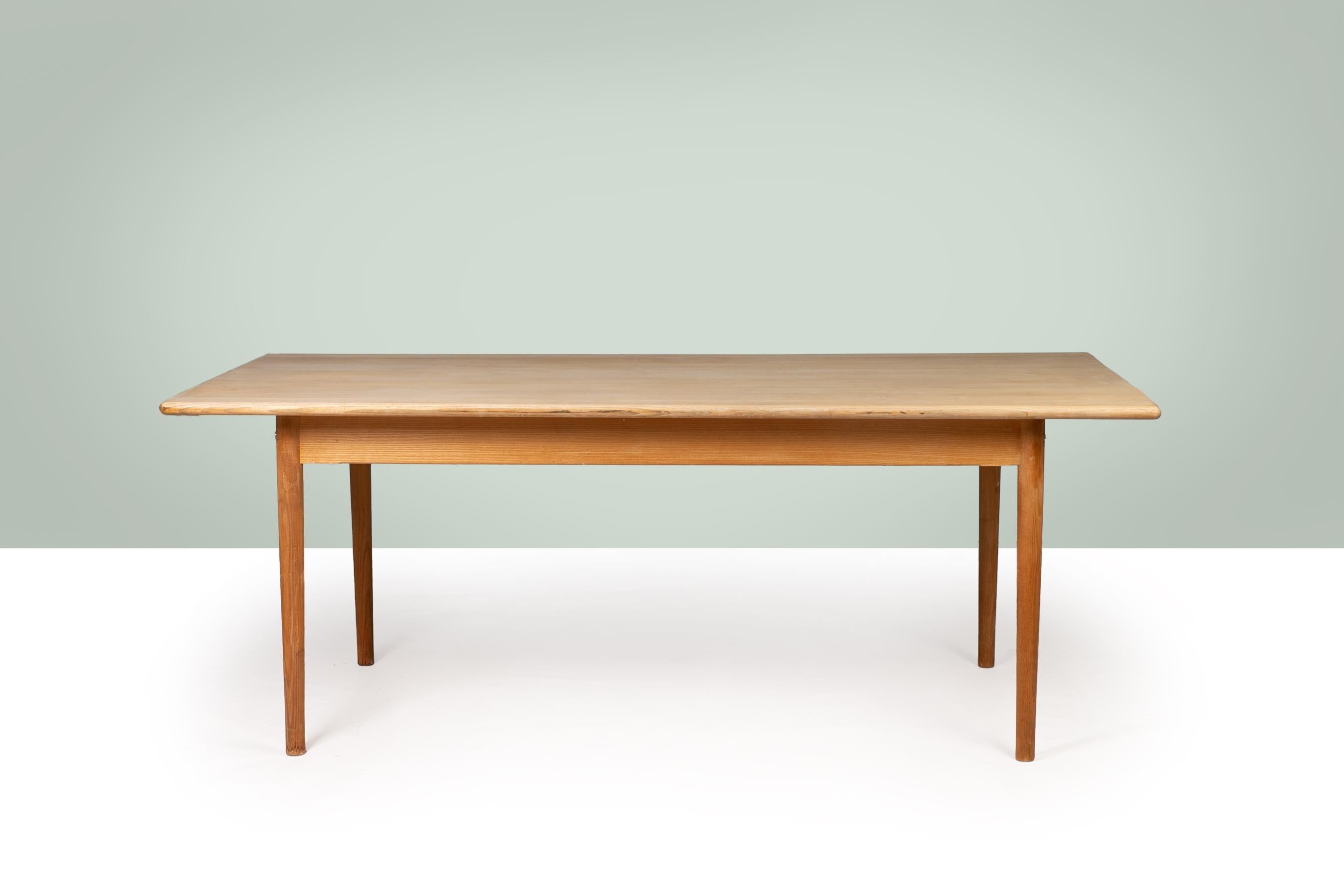 Scrivania Hans Wegner Tavolo danese del metà secolo in vendita 2