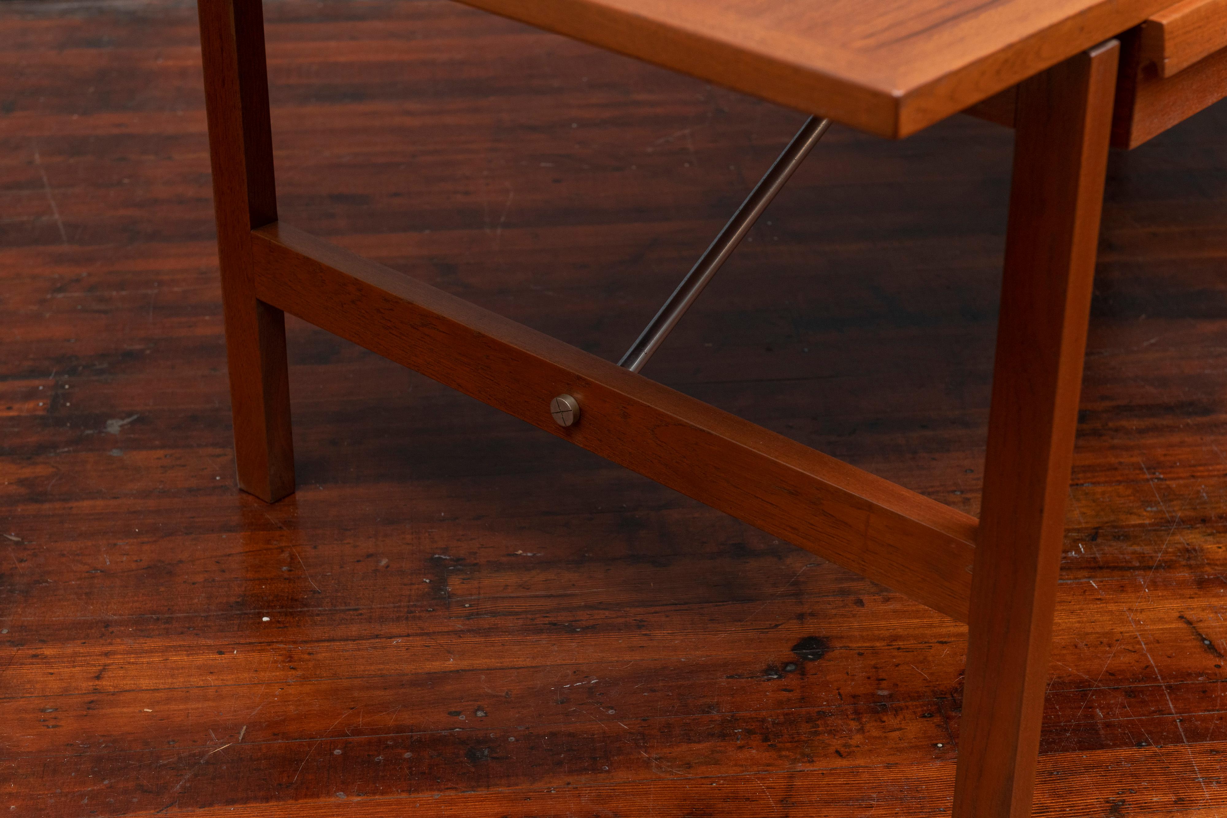 Acciaio Scrivania Hans Wegner modello AT325 per Andreas Tuck in vendita