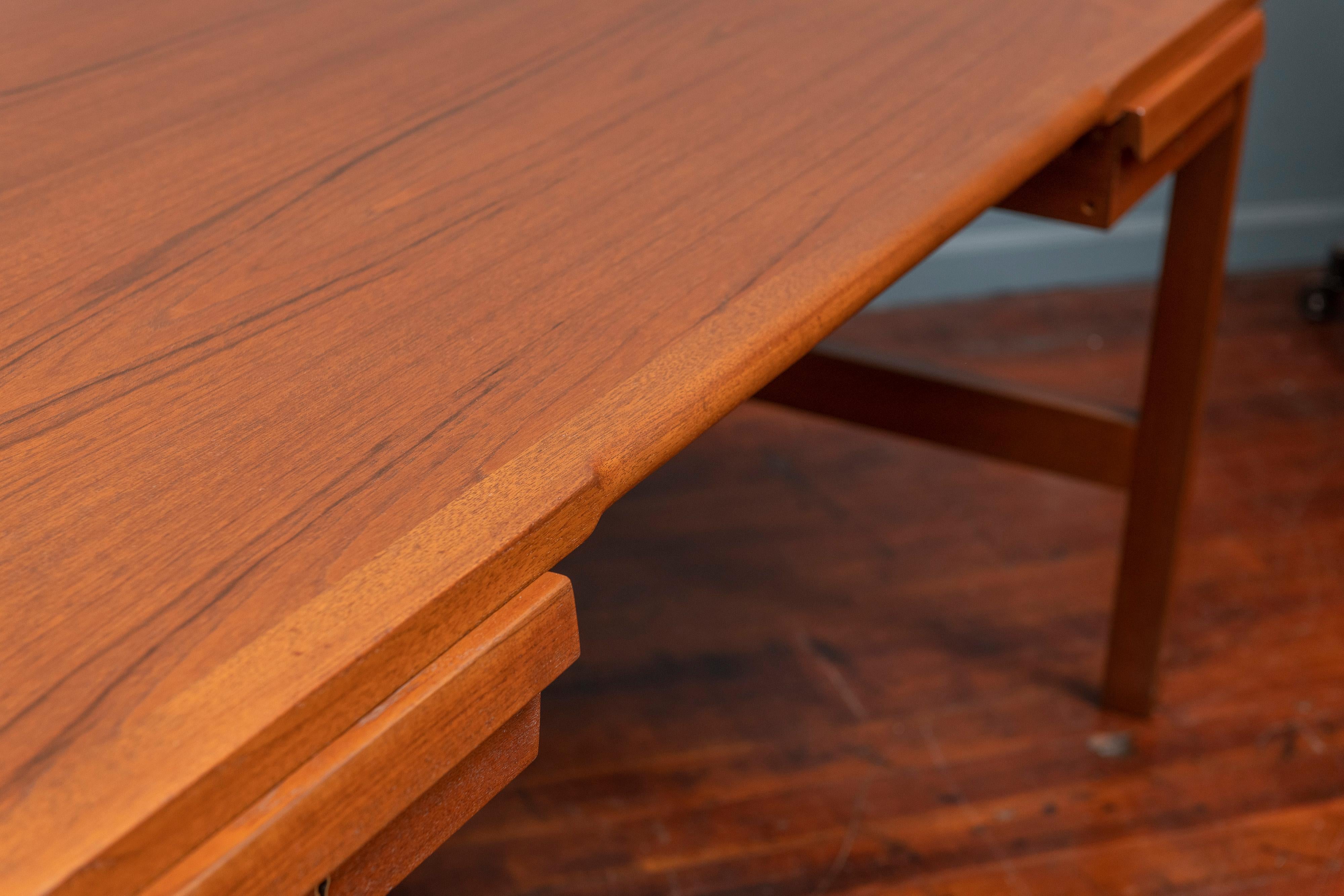 Scrivania Hans Wegner modello AT325 per Andreas Tuck in vendita 1