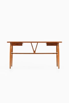 Hans Wegner Desk Model JH-563 by Cabinetmaker Johannes Hansen in Denmark