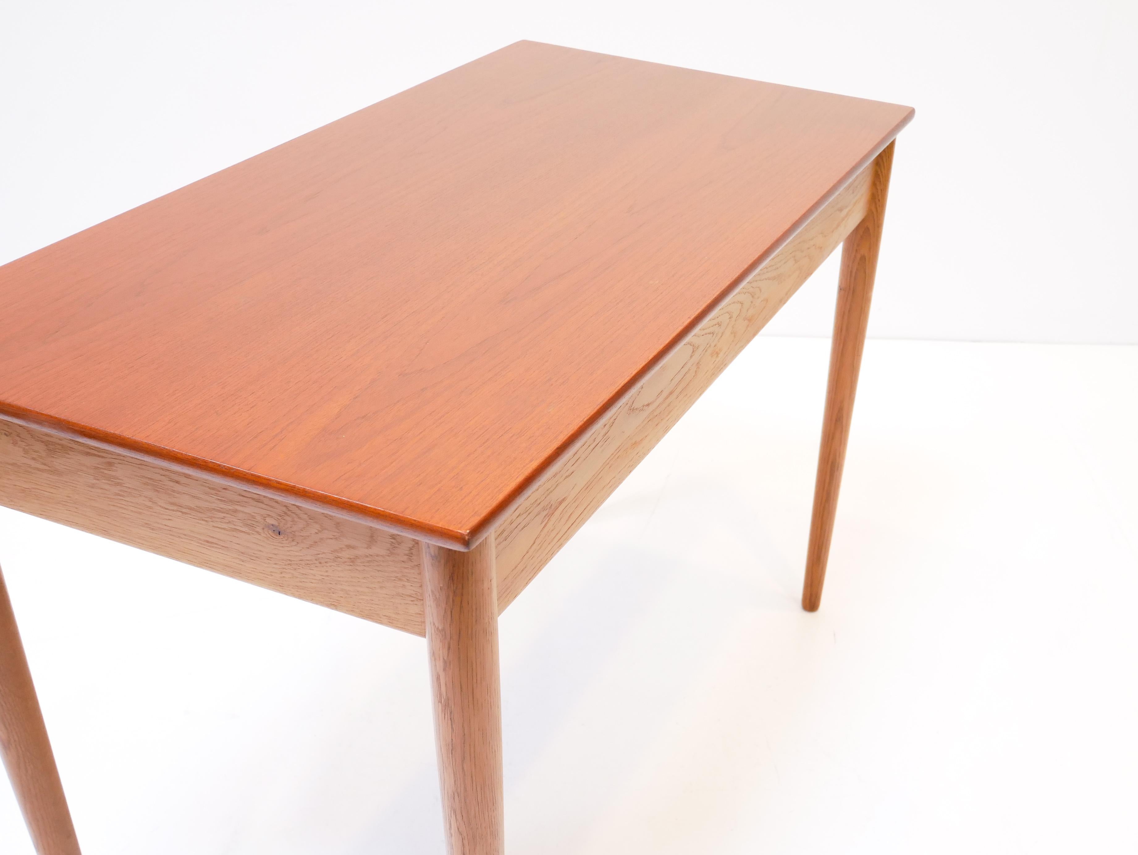 Hans Wegner Desk, Model Ry 32 in Teak and Oak, 1959 4