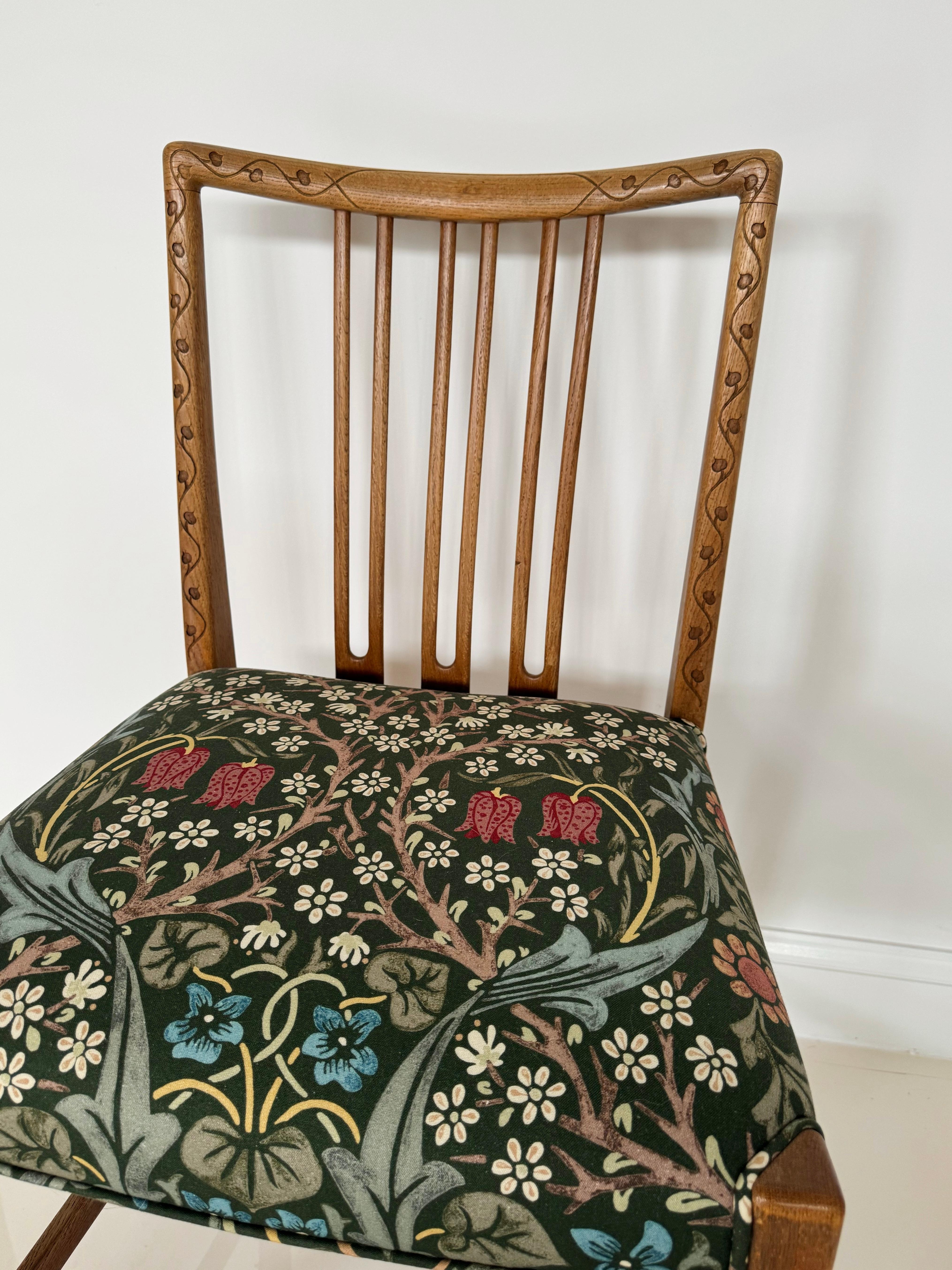 20th Century Hans Wegner Dining Chair in William Morris Blackthorn For Sale