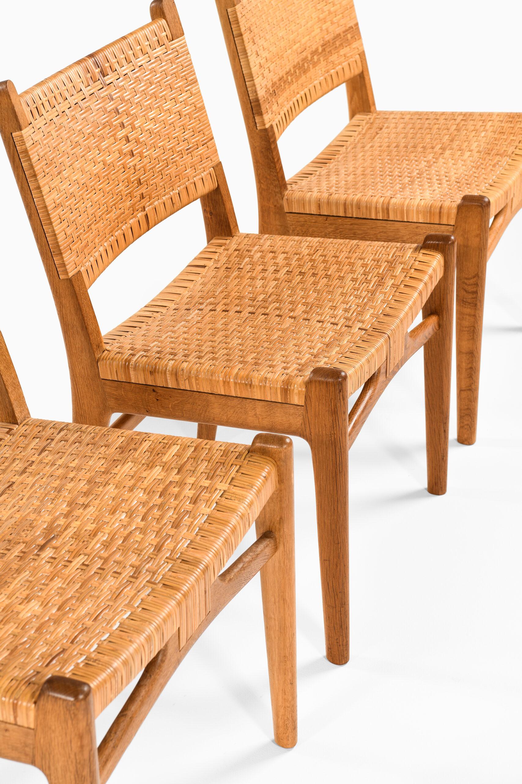 Very rare dining chairs model CH-31 designed by Hans Wegner. Produced by Carl Hansen & Son in Denmark.