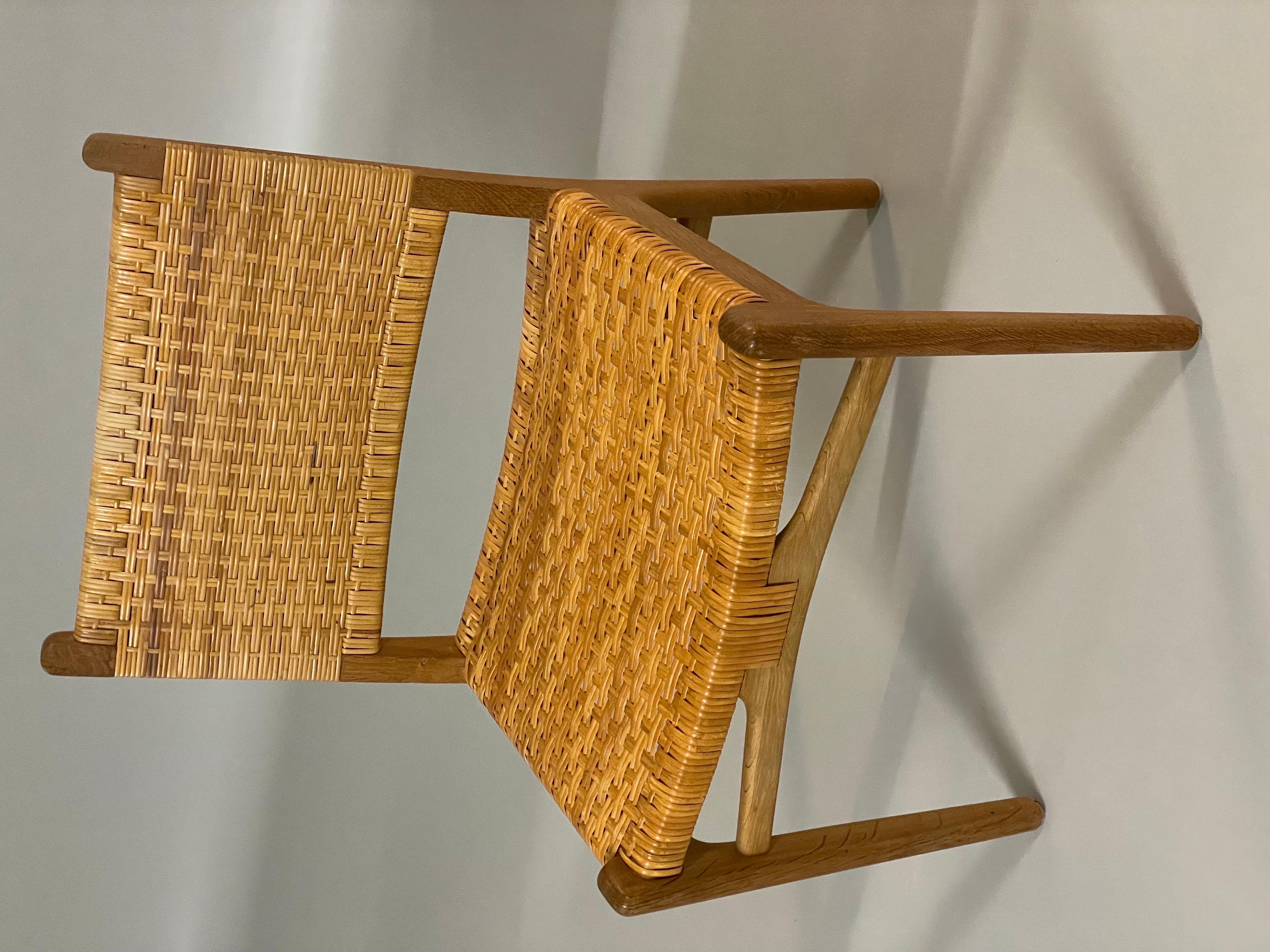 20ième siècle Chaises de salle à manger Hans Wegner modèle CH31 en chêne et rotin en vente