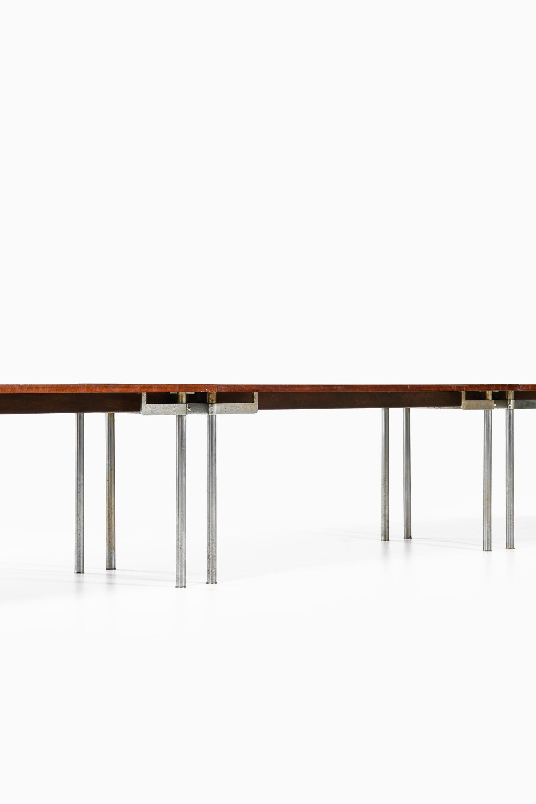 Table de salle à manger/conférence unique conçue par Hans Wegner. Produit par Andreas Tuck au Danemark.