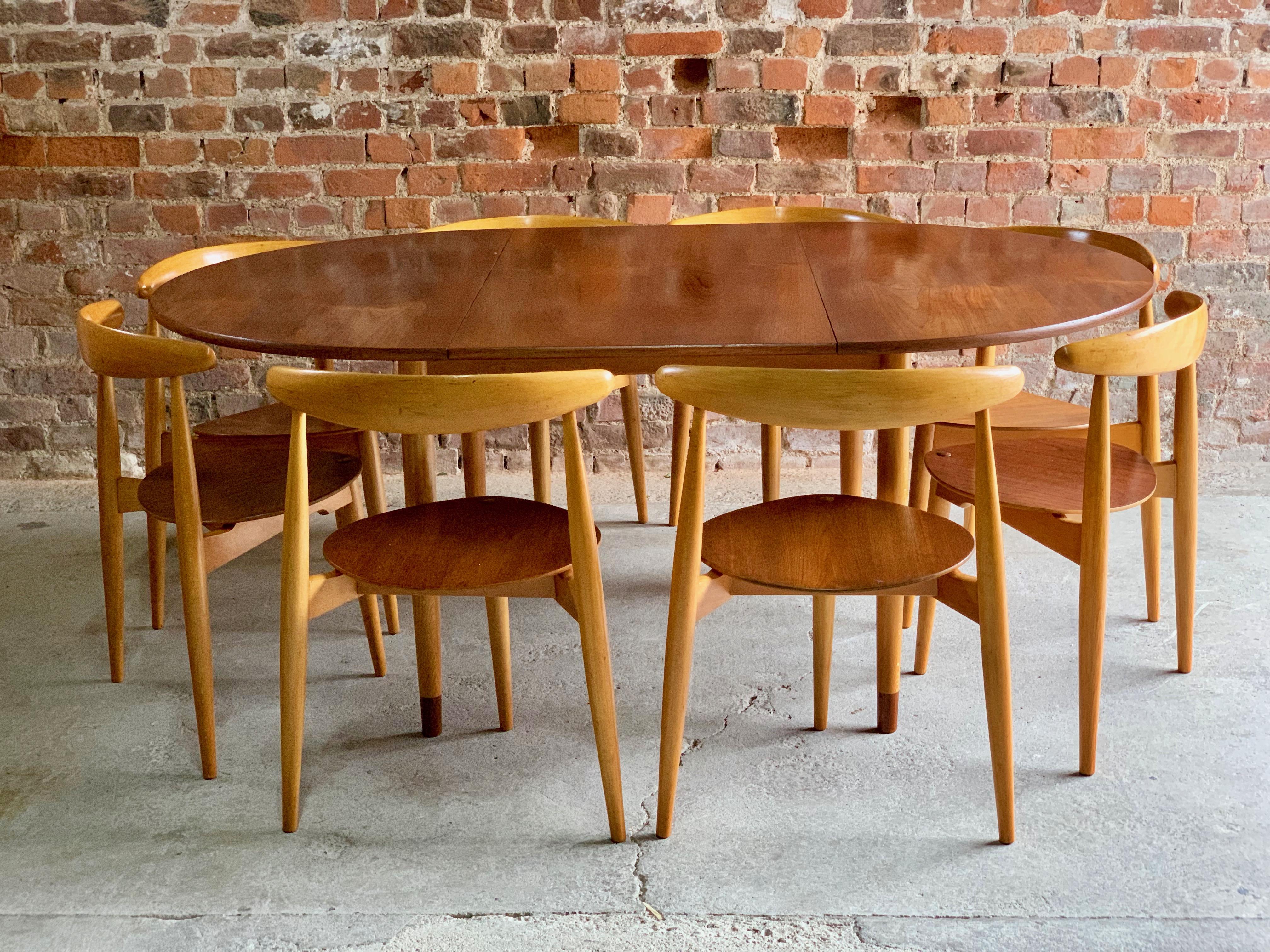 Danish Hans Wegner Dining Table & Eight Chairs Heart Shape Fritz Hansen, Denmark, 1950s