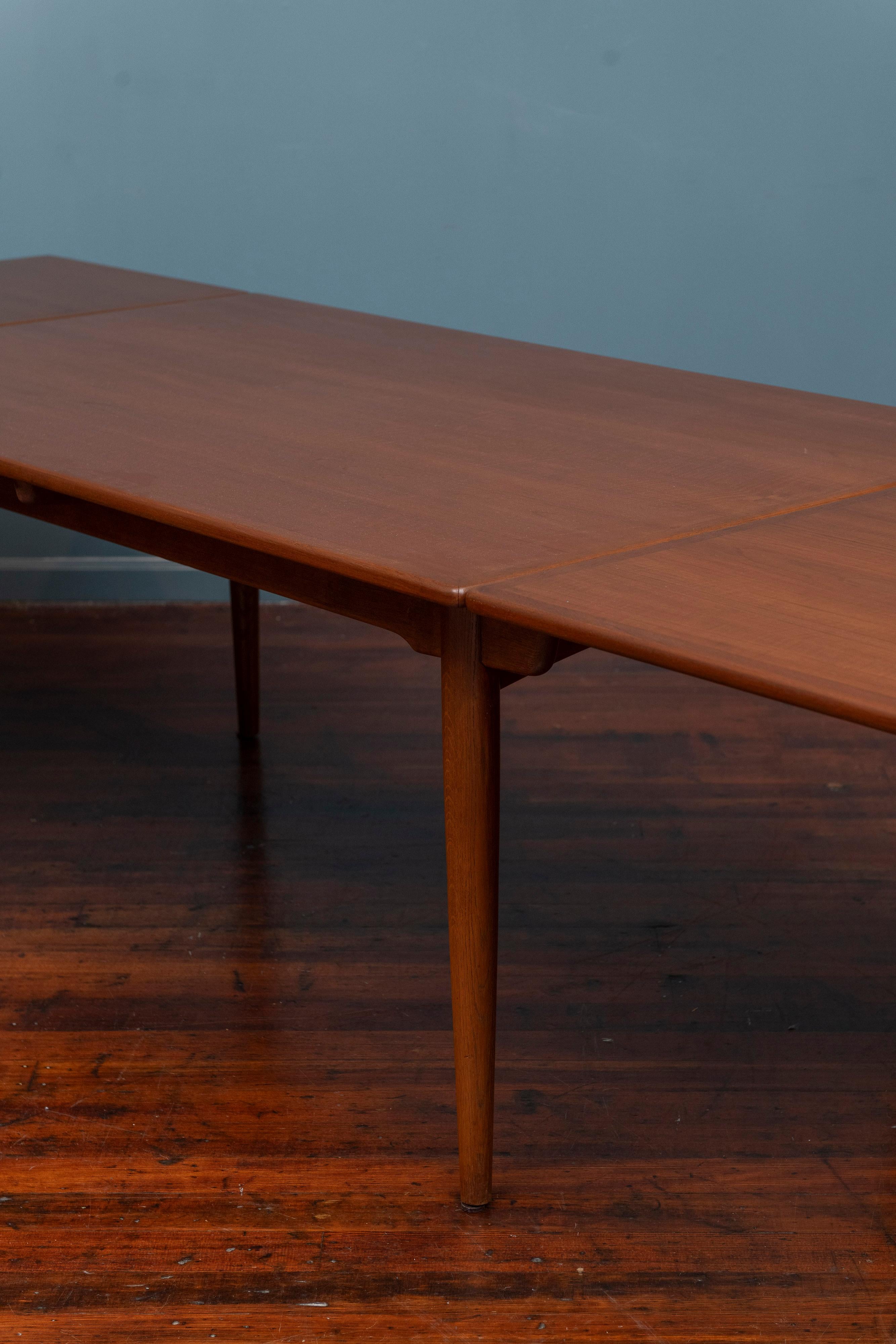 Hans Wegner Dining Table for Andreas Tuck For Sale 1