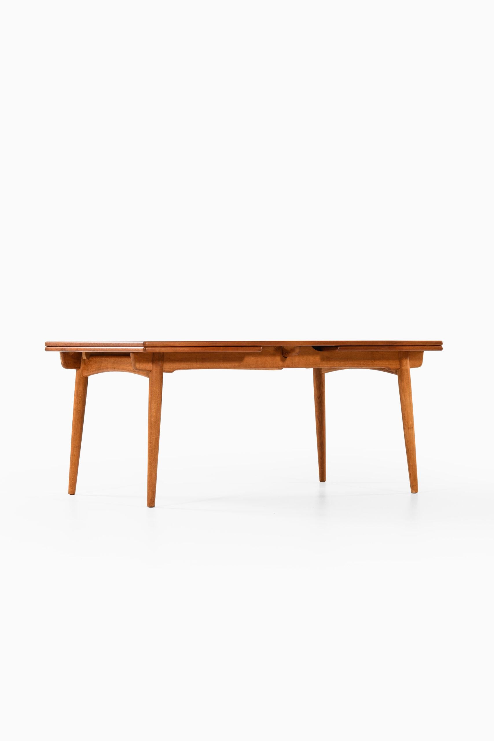 Hans Wegner Dining Table Model AT-312 Produced by Andreas Tuck in Denmark 3