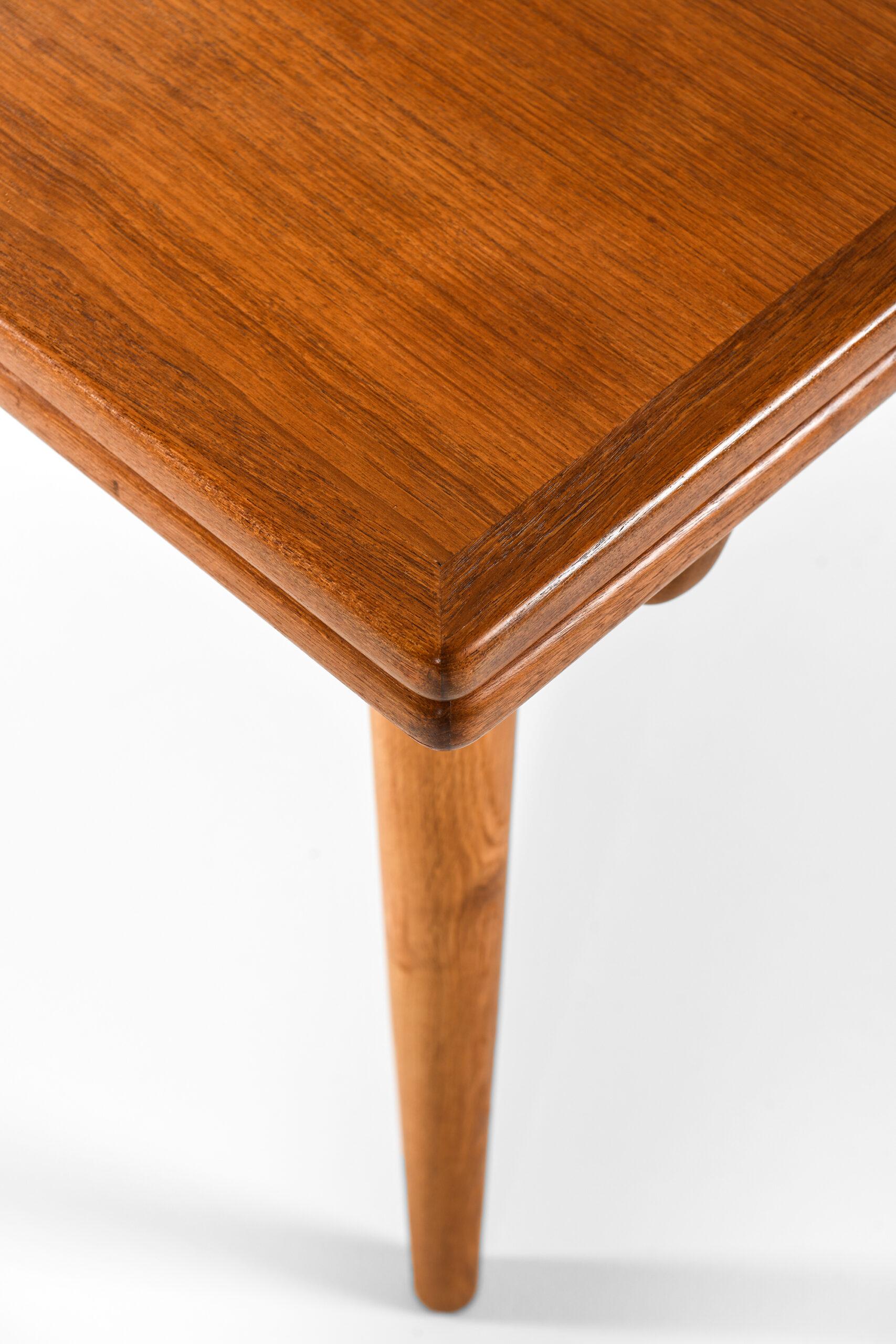 Hans Wegner Dining Table Model AT-312 Produced by Andreas Tuck in Denmark In Good Condition In Limhamn, Skåne län