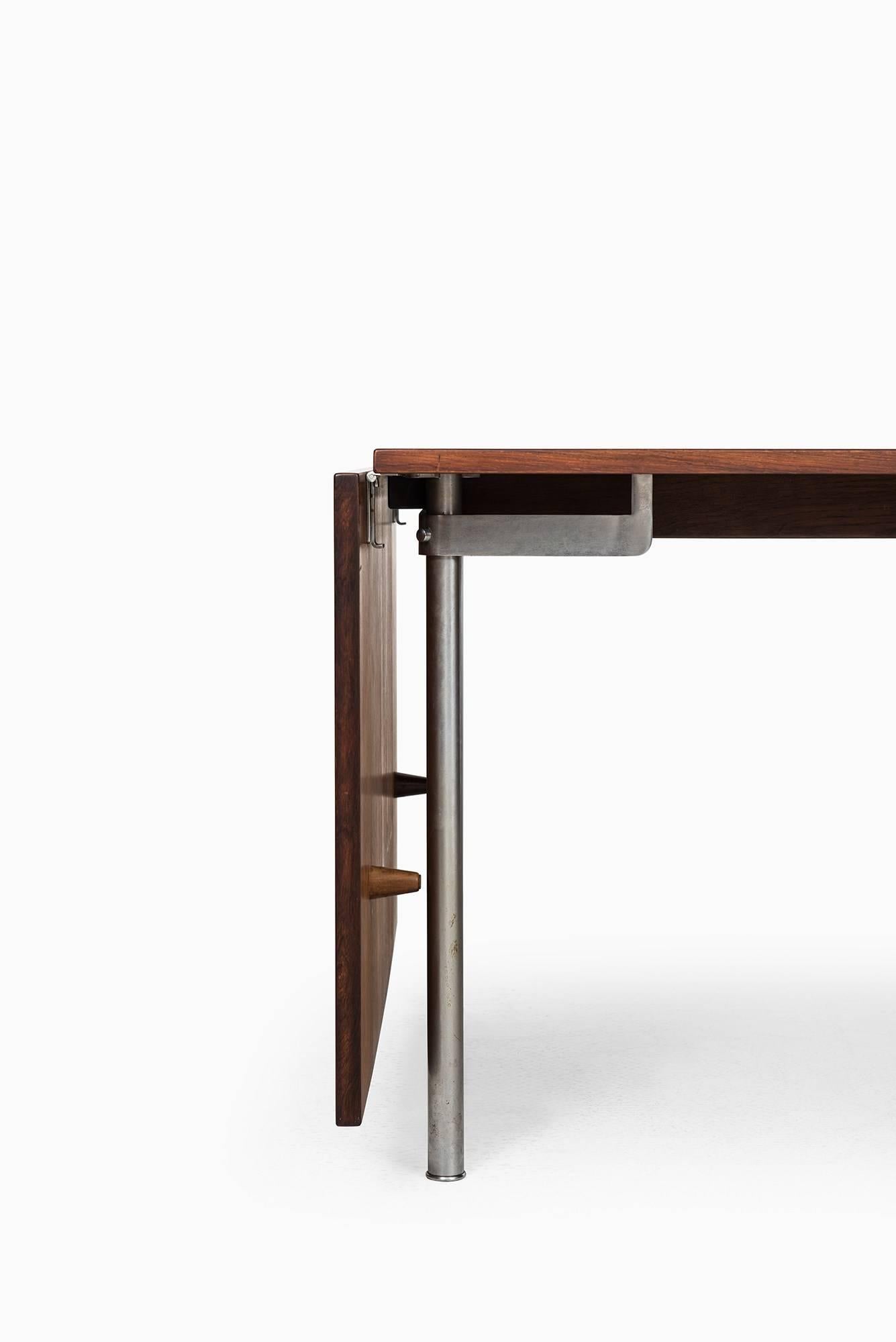 Scandinavian Modern Hans Wegner Dining Table Model AT-318 in Rosewood by Andreas Tuck in Denmark