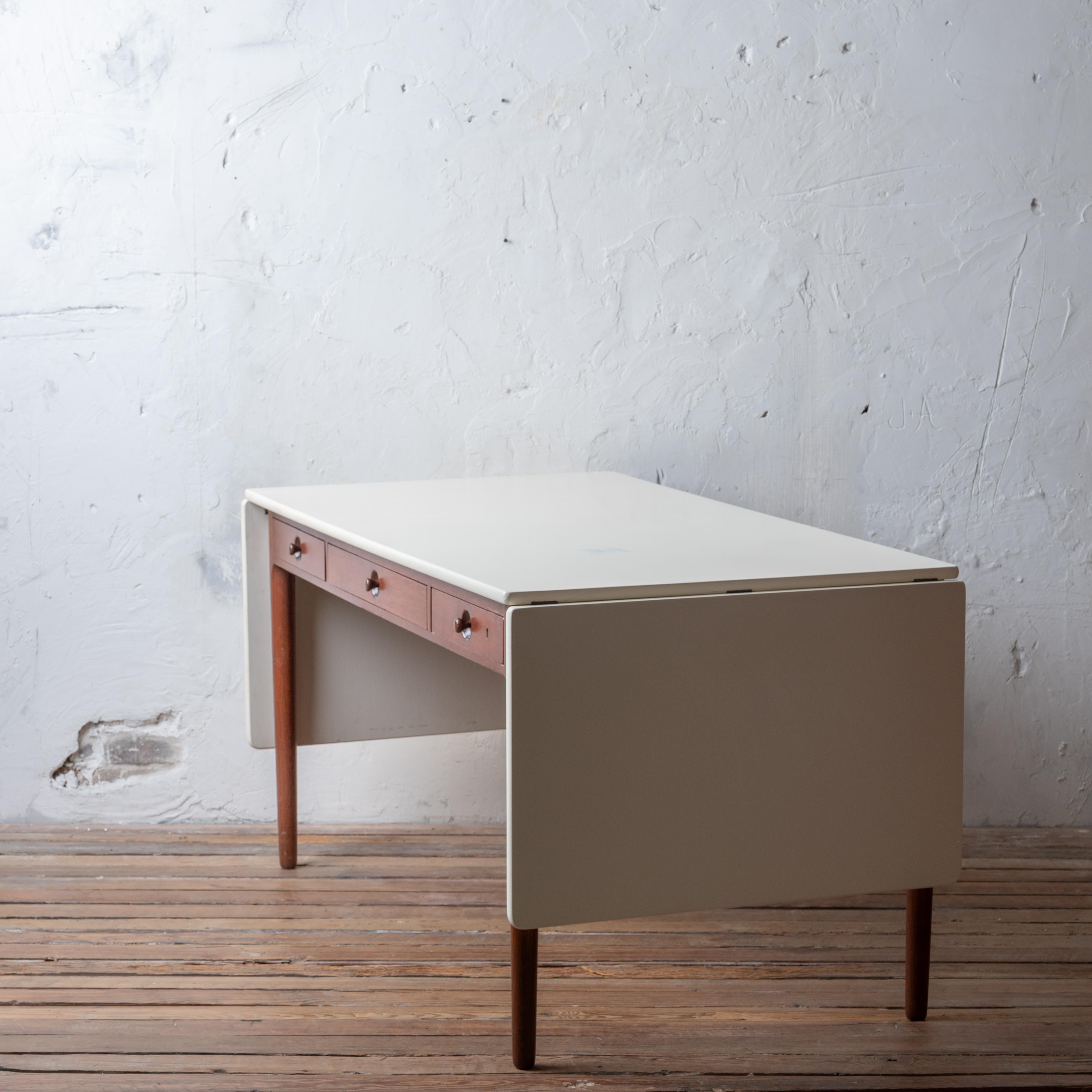 Mid-20th Century Hans Wegner Drop Leaf Desk AT-305 for Andreas Tuck, 1955 For Sale