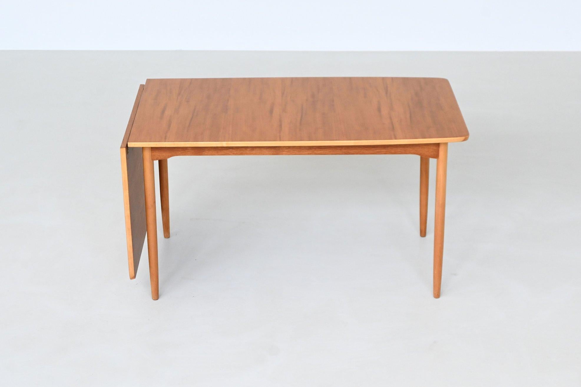 Hans Wegner drop-leaf dining table in beach and teak Denmark 1950 For Sale 3