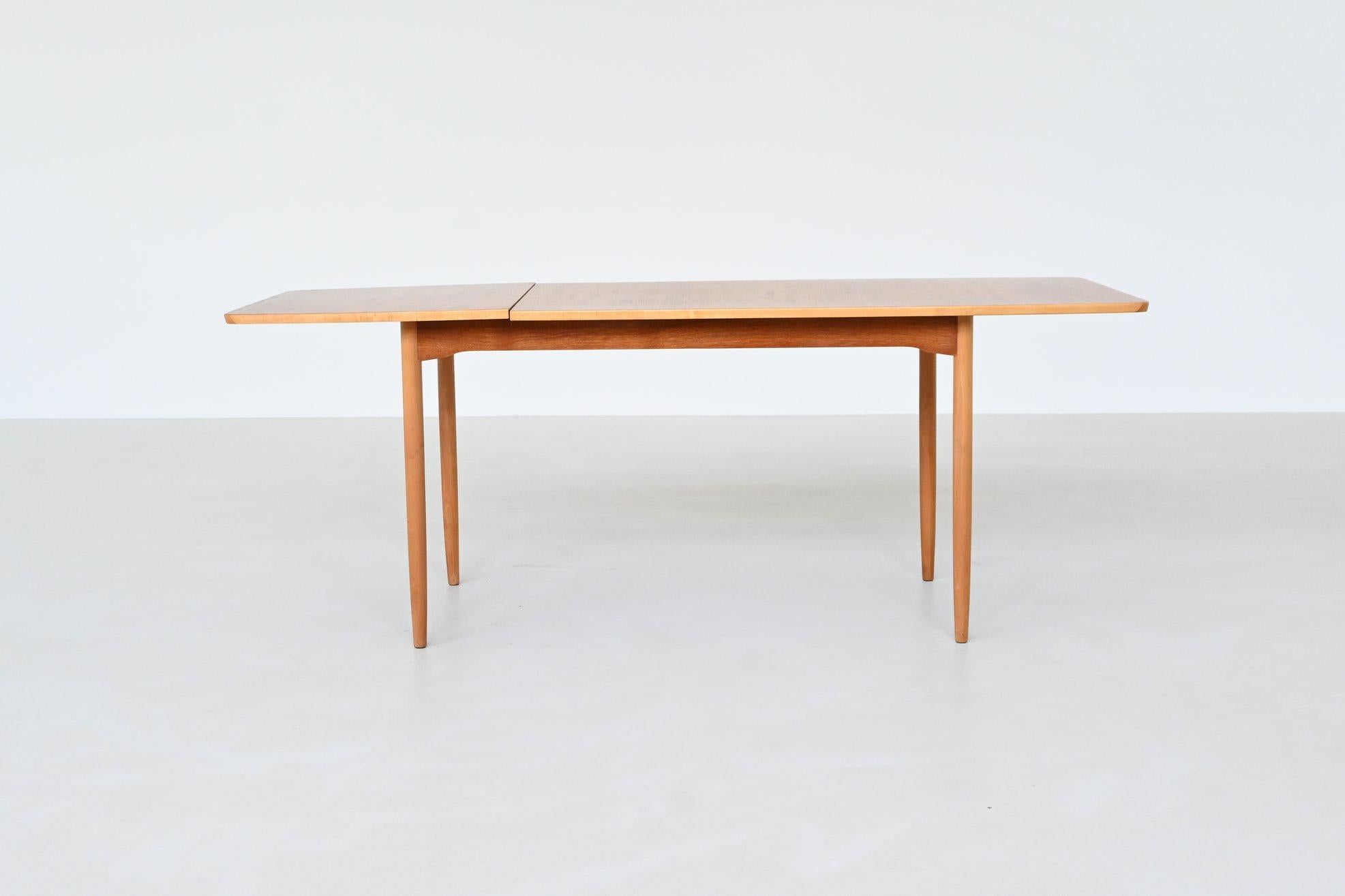 Hans Wegner drop-leaf dining table in beach and teak Denmark 1950 For Sale 9