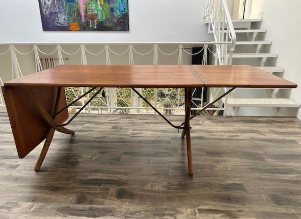 Hans Wegner Drop-Leaf Dining Table, Model AT304 In Good Condition For Sale In Los Angeles, CA