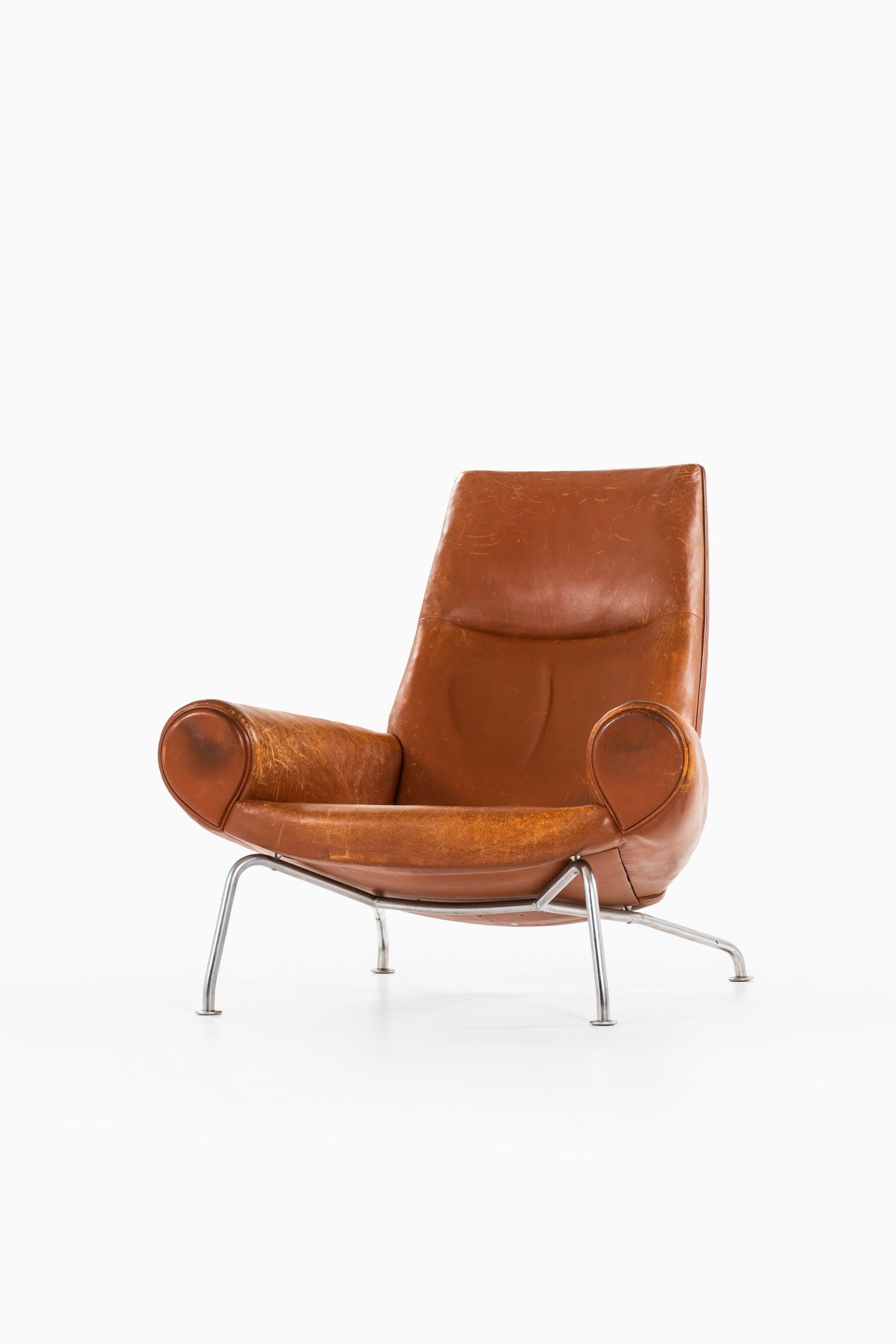 Very rare easy chair model AP47 / Queen OX chair designed by Hans Wegner. Produced by A.P. Stolen in Denmark.