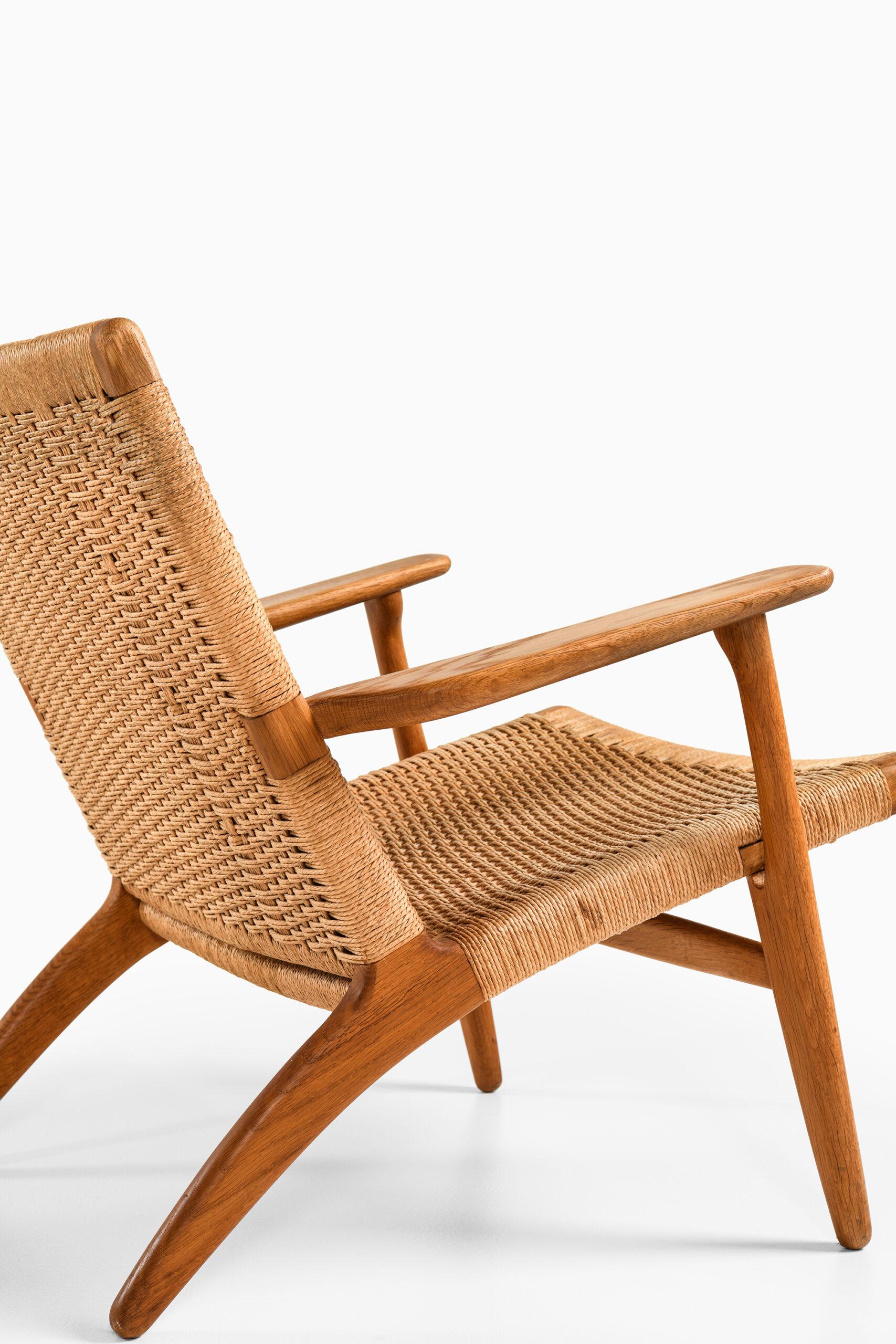 Hans Wegner Easy Chairs Model CH-25 Produced by Carl Hansen & Son in Denmark 1