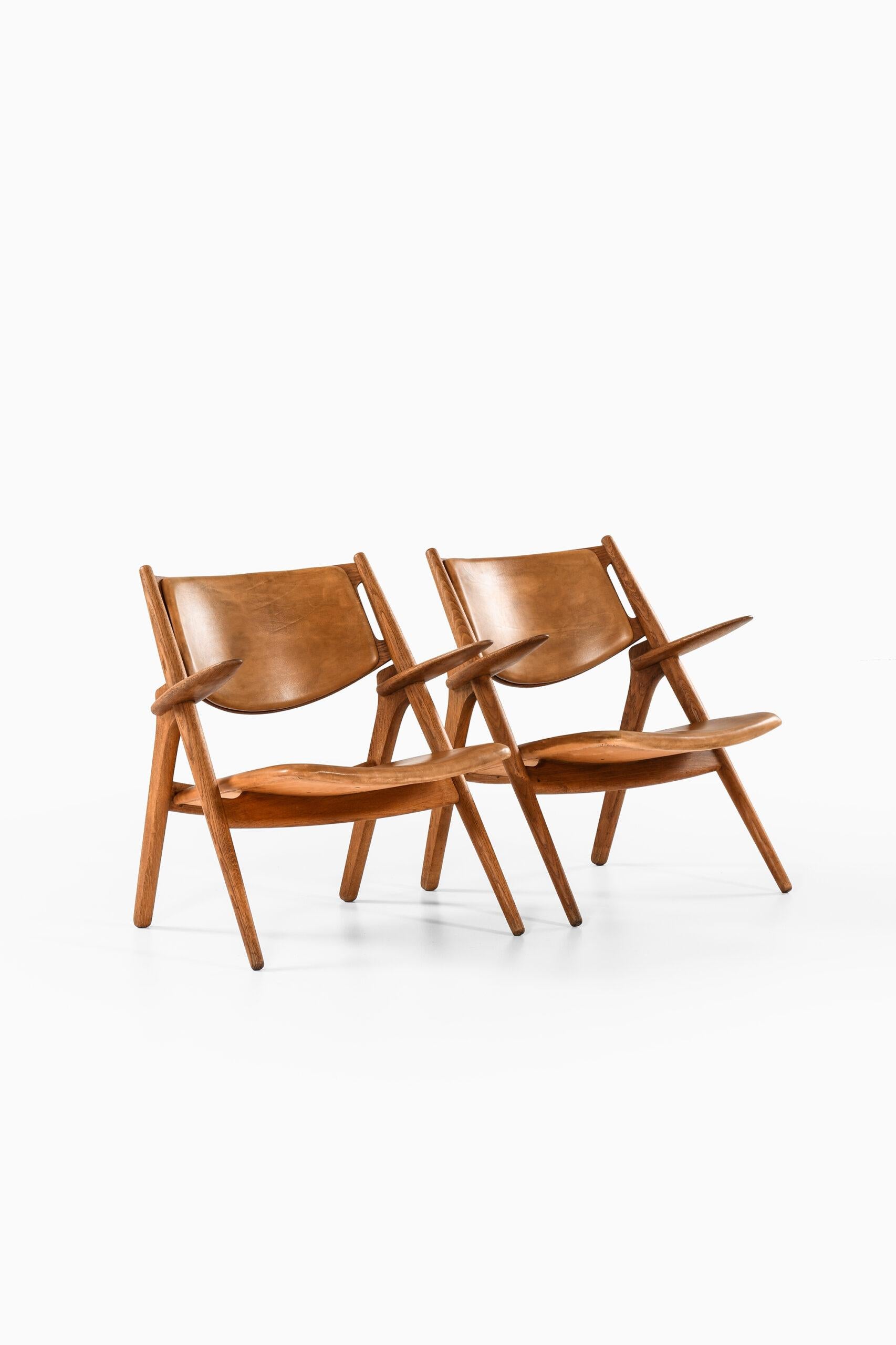 Hans Wegner Easy Chairs Model CH-28 Produced by Carl Hansen & Søn in Denmark For Sale 3