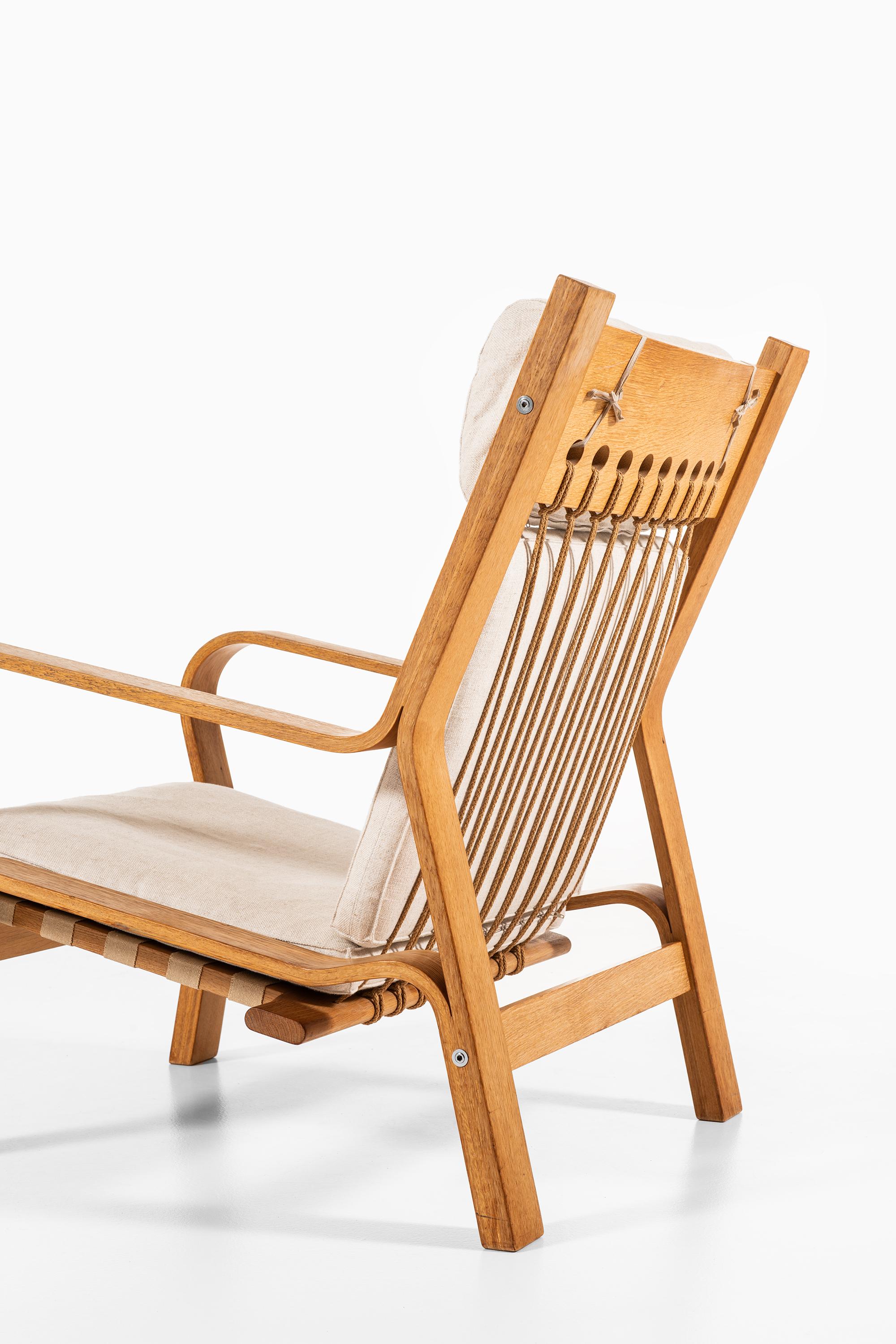 Hans Wegner Easy Chairs Model GE-671 Produced by GETAMA in Denmark 1