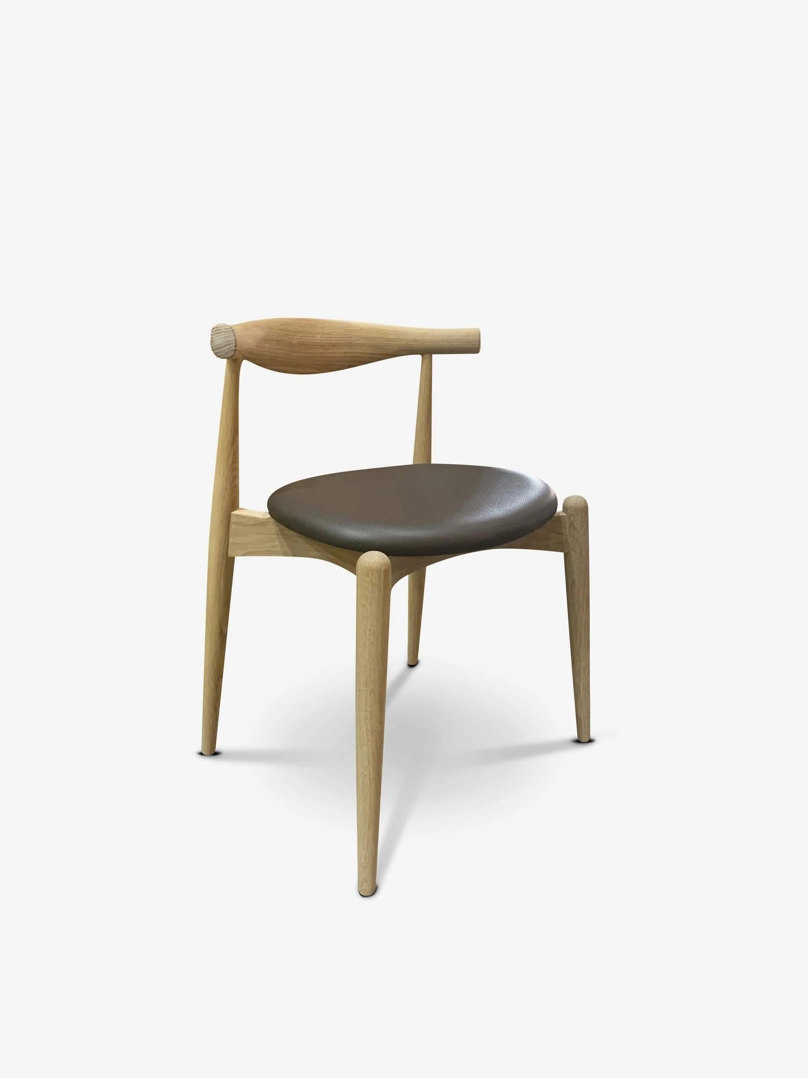 Hans Wegner Elbow Chair in Soaped Oak For Sale 1