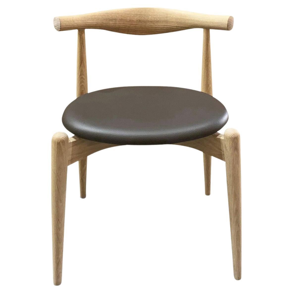 Hans Wegner Elbow Chair in Soaped Oak For Sale