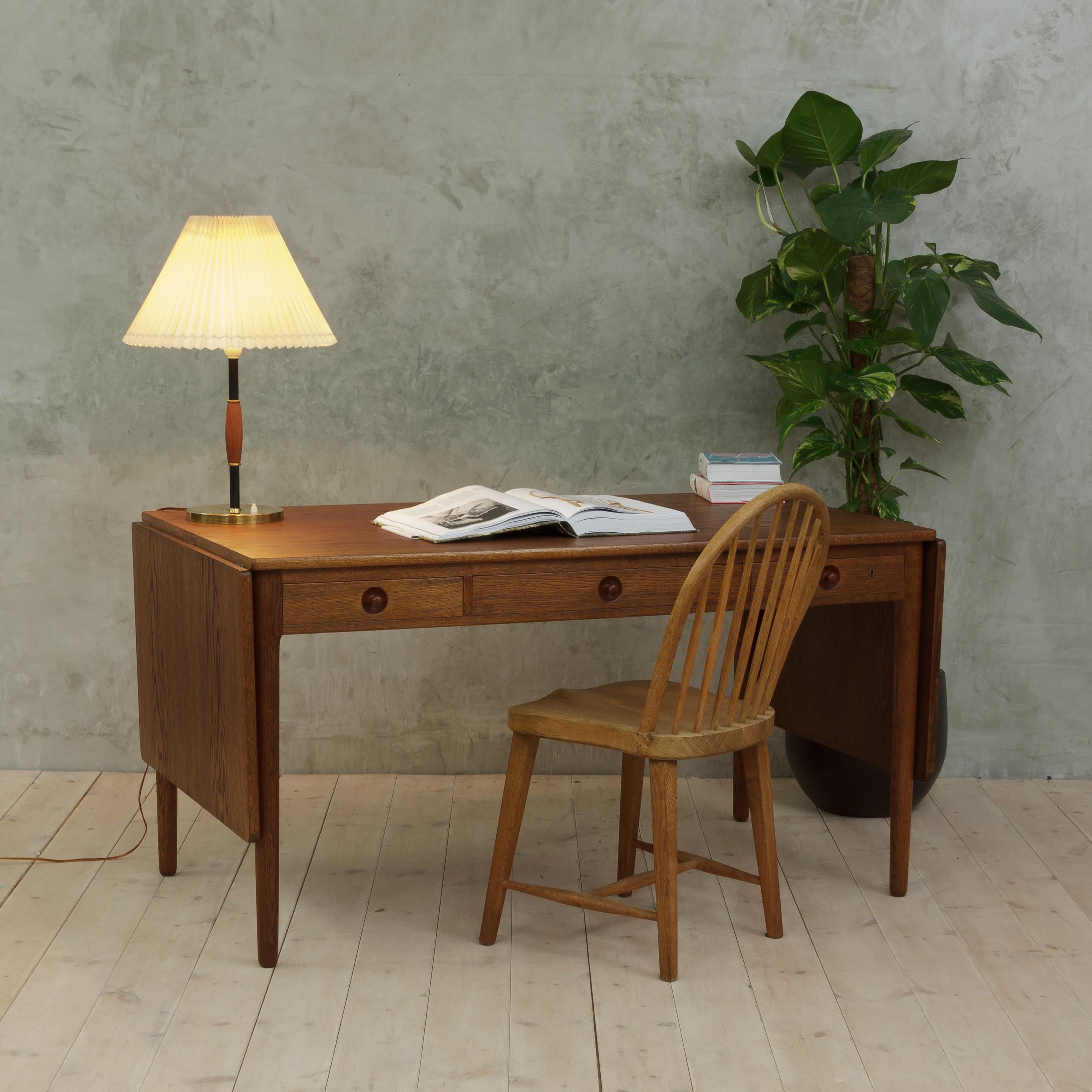 Scandinavian Modern Hans Wegner ET 305 Drop Leaf Oak Desk For Sale