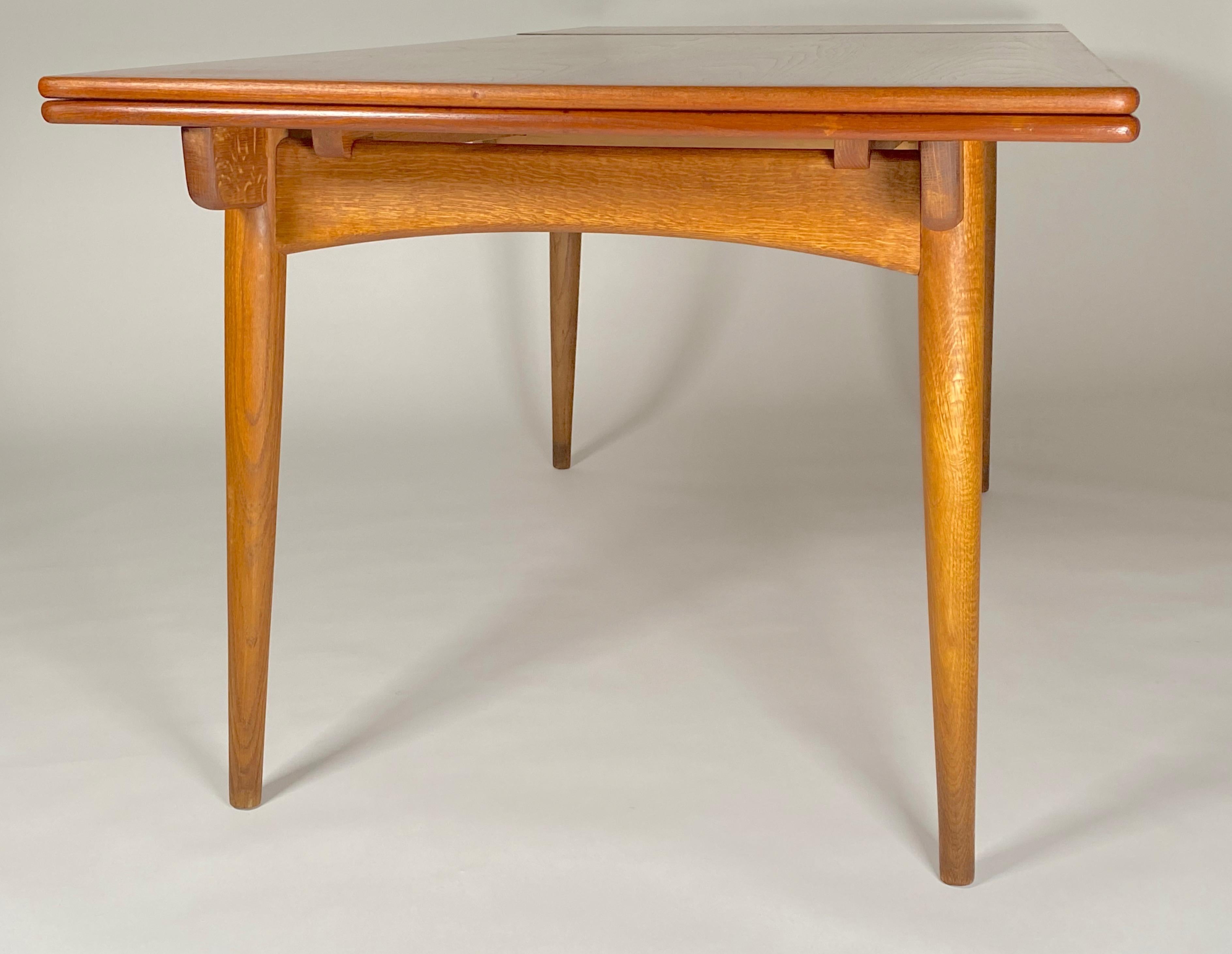 Hans Wegner Expanding Dining Table for Andreas Tuck AT 312 In Good Condition In Oakland, CA