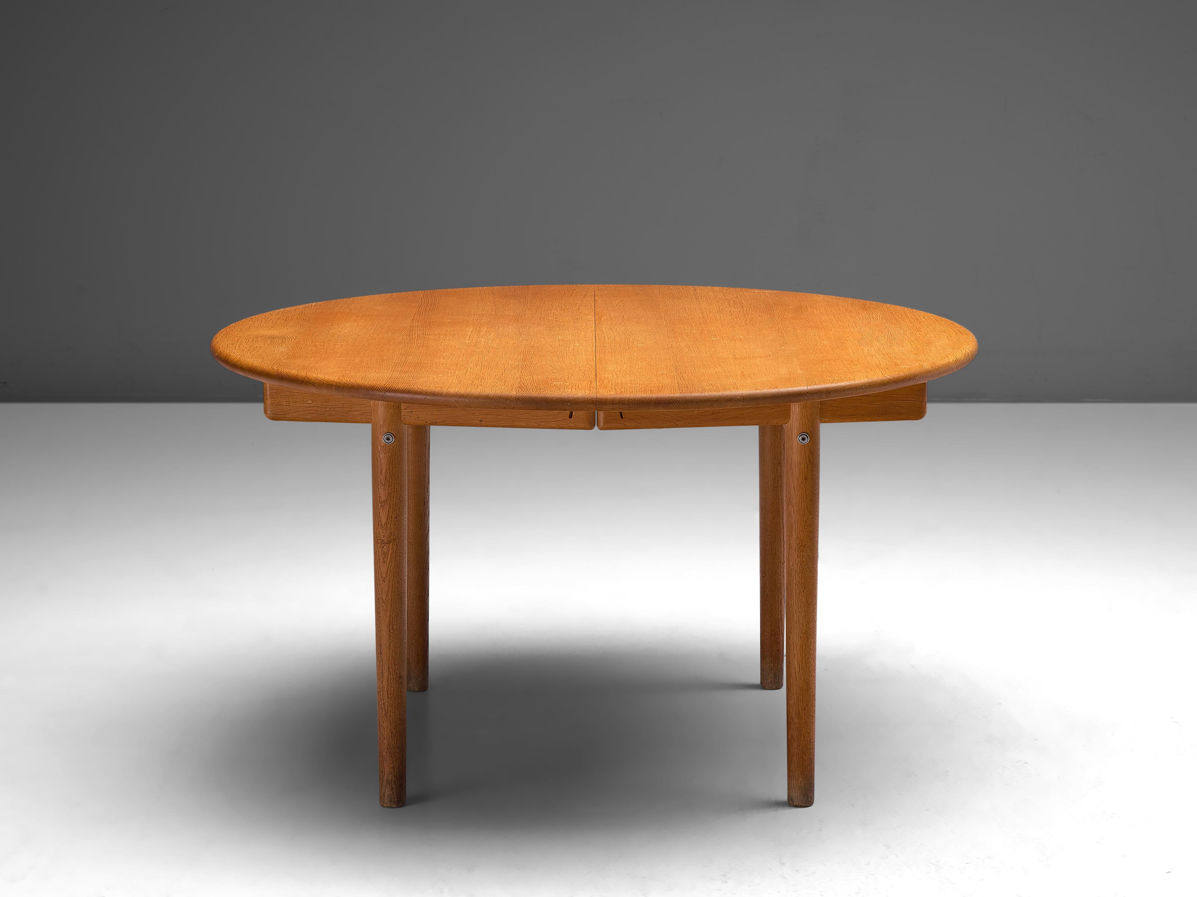 Hans Wegner Extendable Dining Table PP70 in Oak In Good Condition In Waalwijk, NL