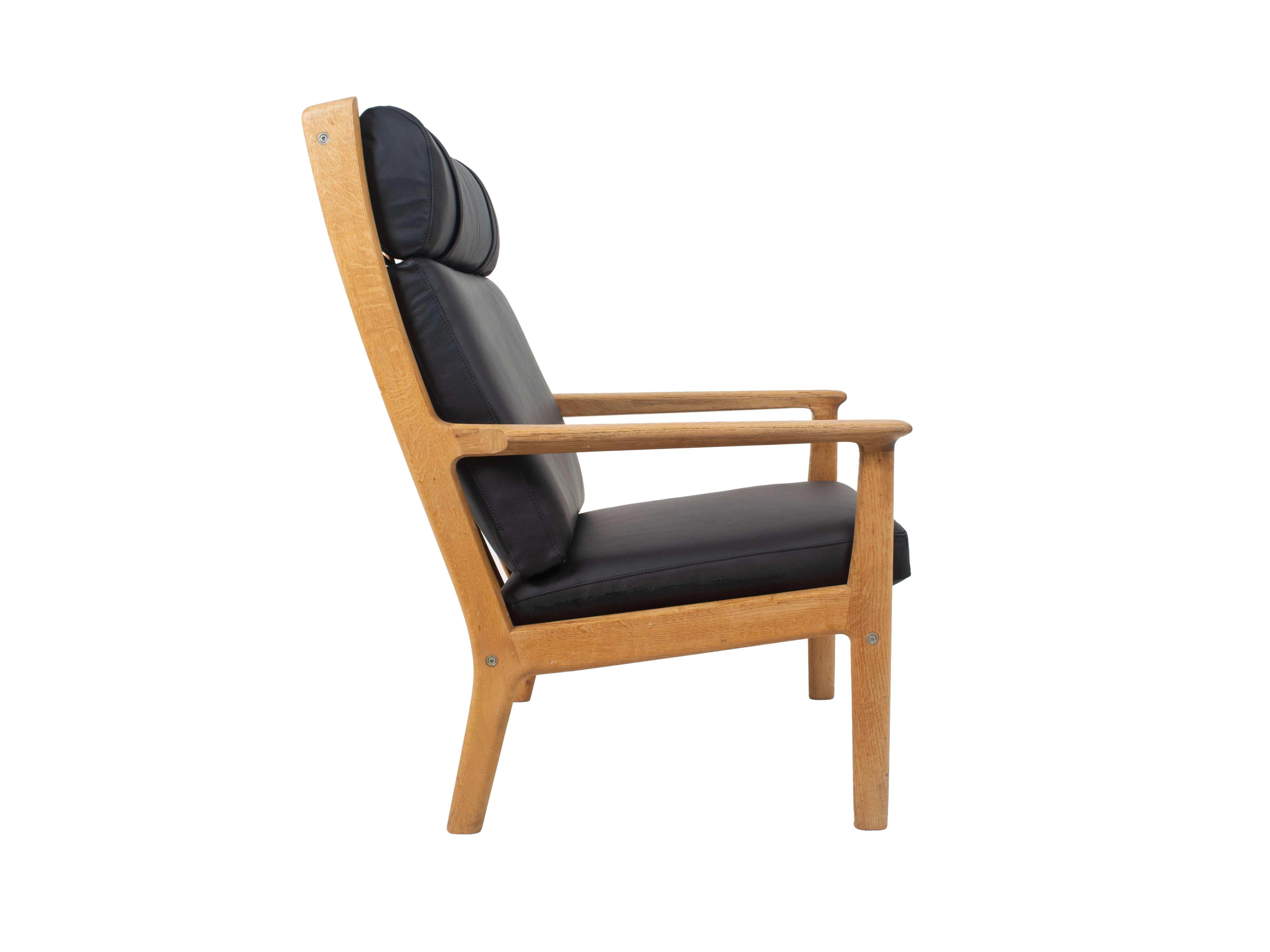 Danish Hans Wegner Fauteuil GE 265 for GETAMA in Oak and Black Leather, 1980 For Sale