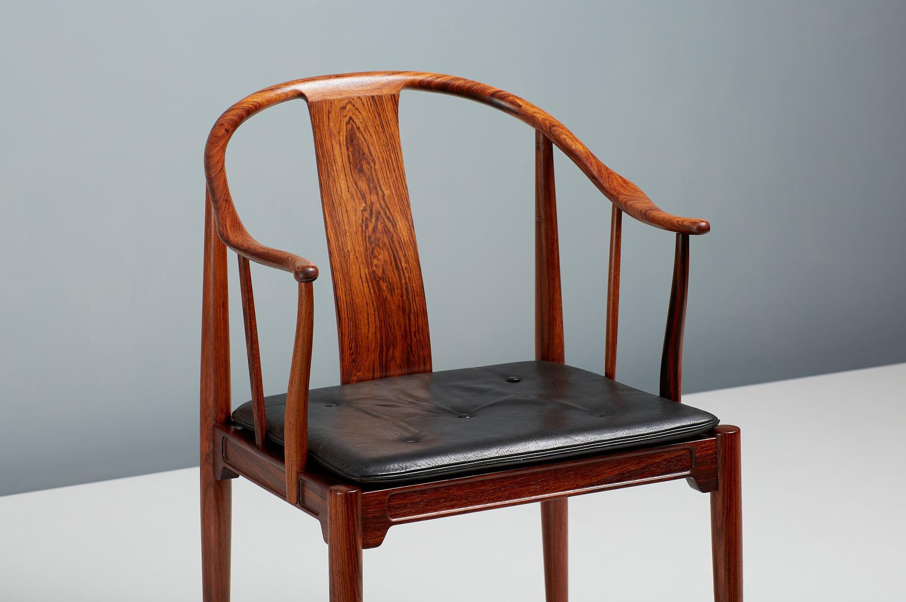 Scandinavian Modern Hans Wegner FH-4283 Rosewood China Chair, C1960s For Sale