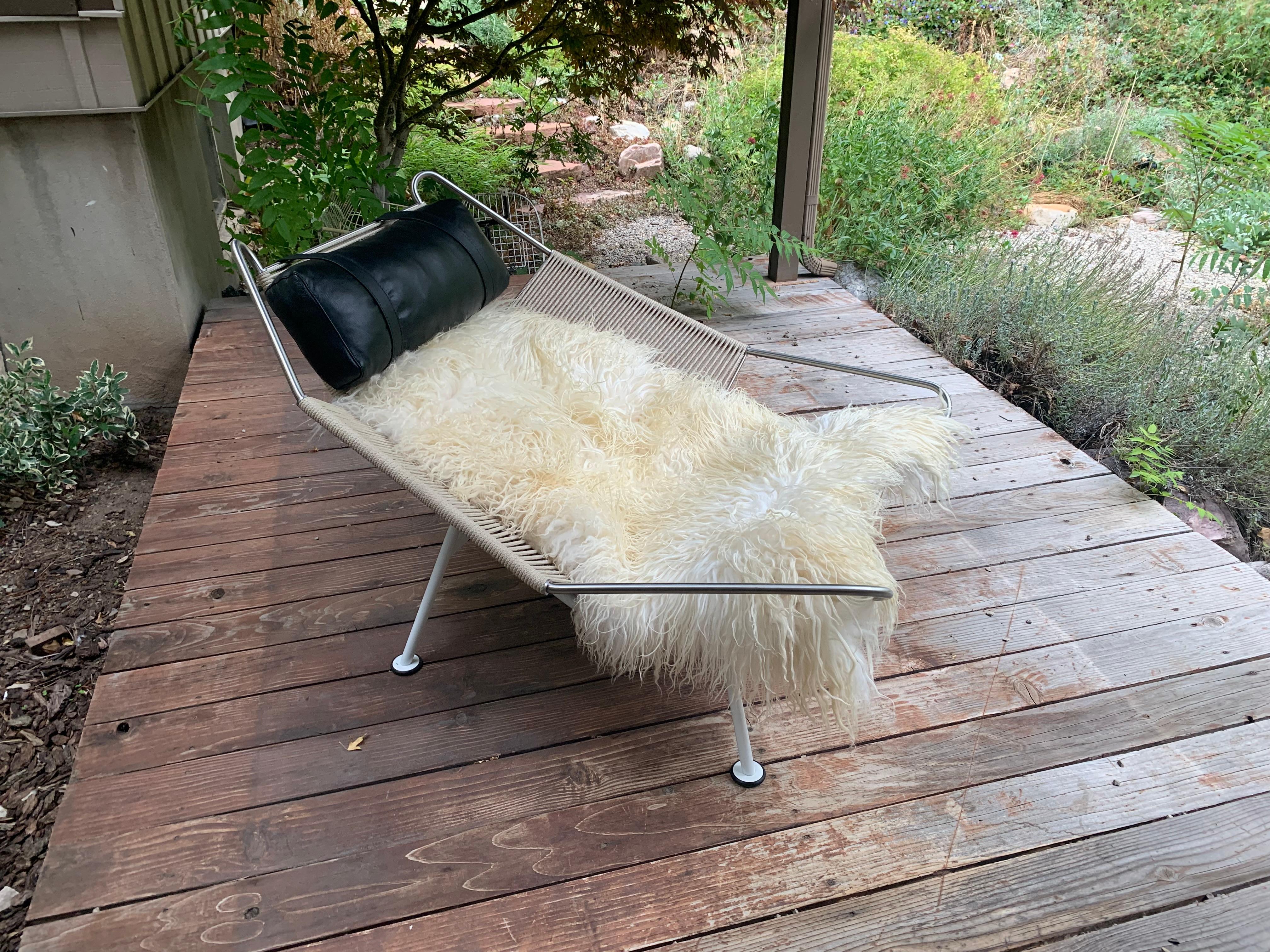 Hans Wegner Flag Halyard Lounge Chair In Excellent Condition In Salt Lake City, UT