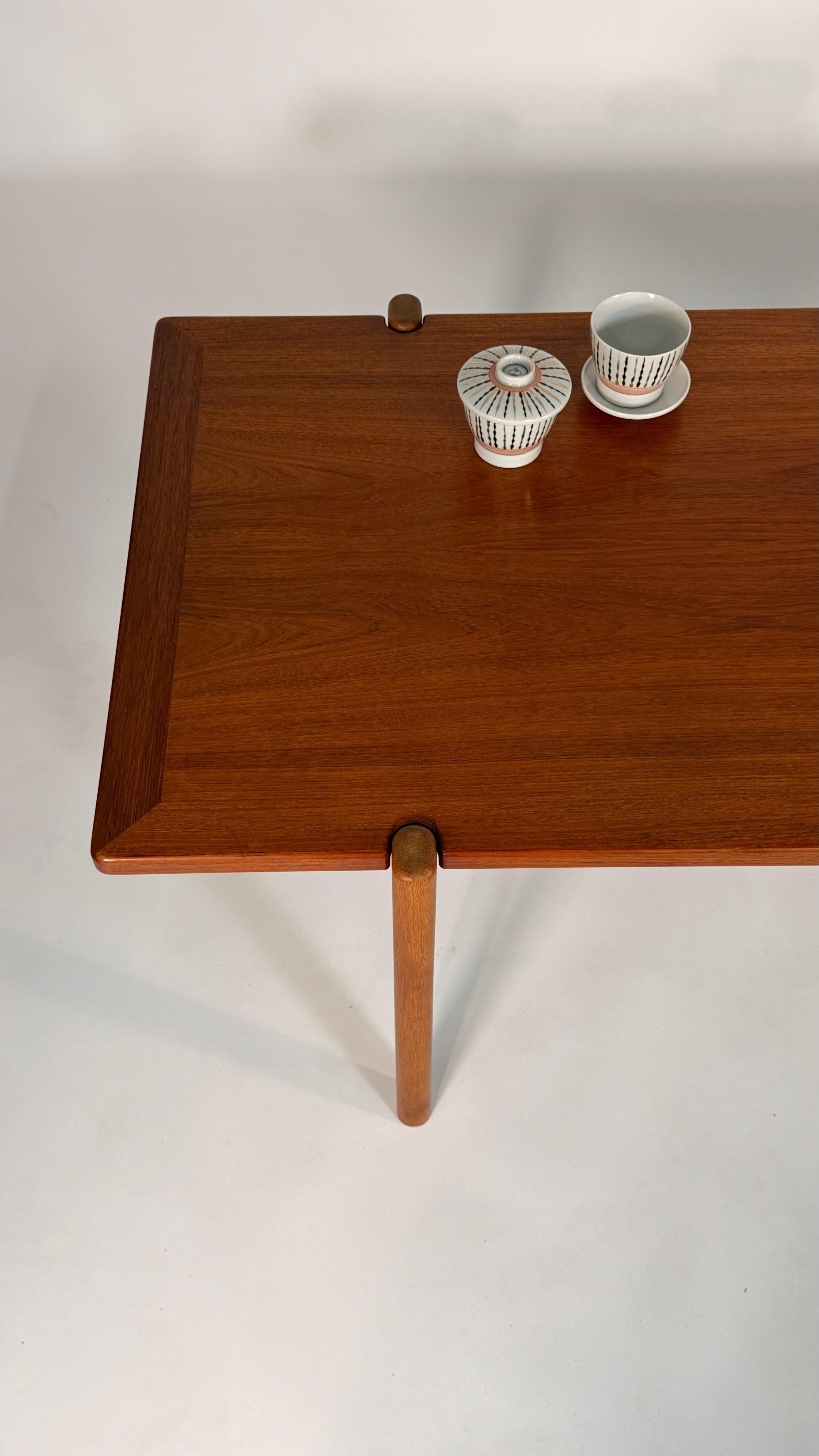 Hans Wegner Flip Top Coffee Table for Johannes Hansen For Sale 1