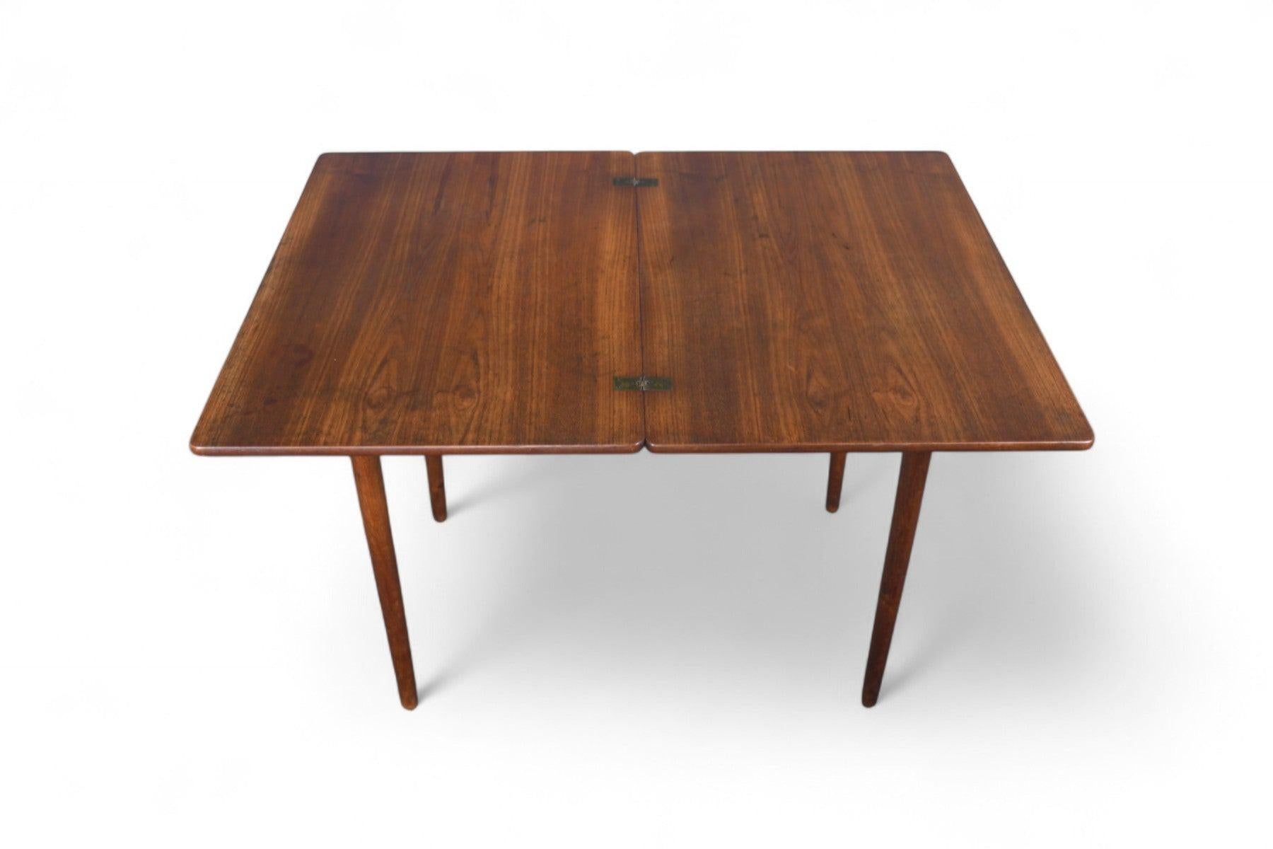 Hans Wegner Flip Top Esstisch / Schreibtisch in Teak + Eiche im Zustand „Gut“ im Angebot in Berkeley, CA
