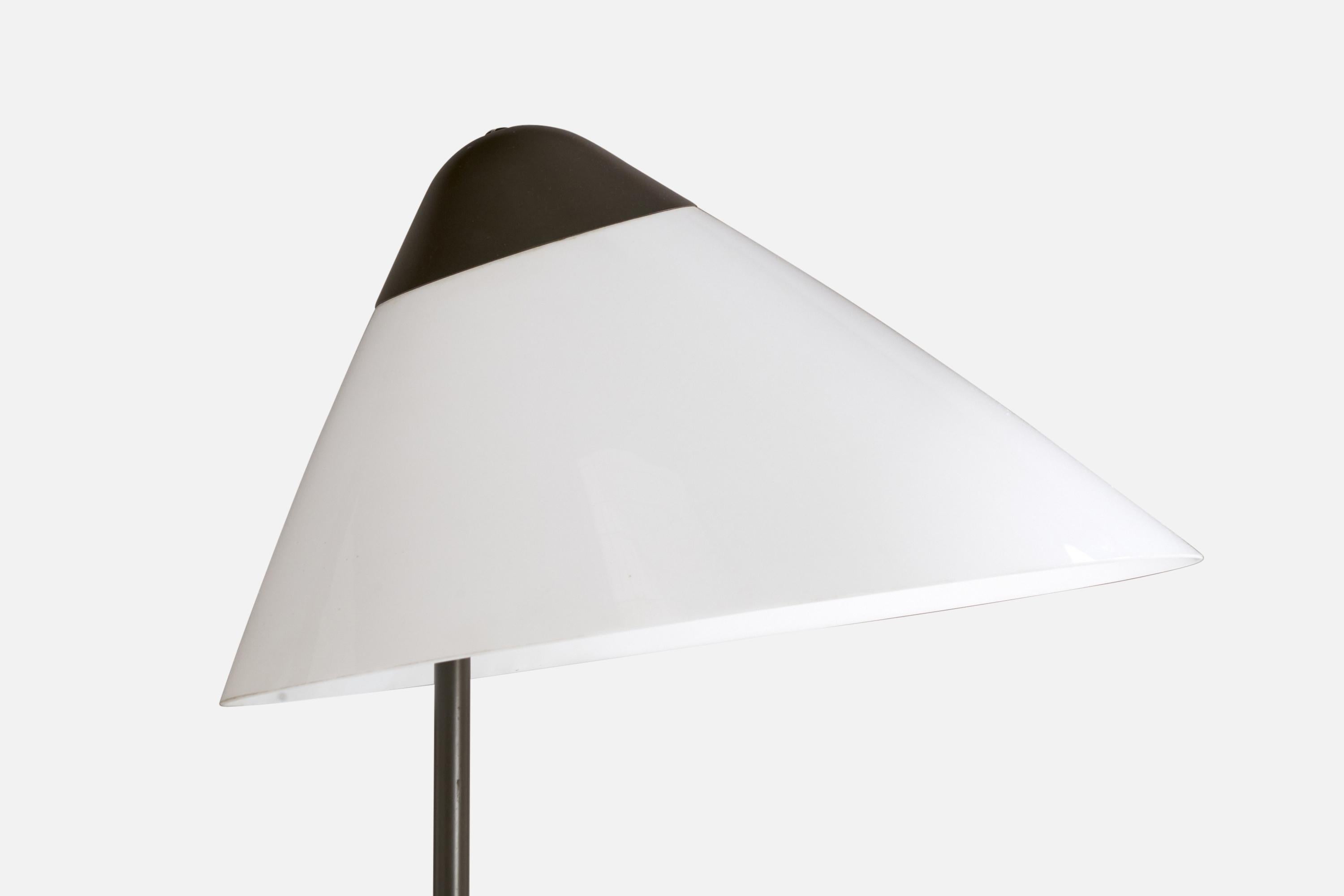 Hans Wegner, Lámpara de pie, Acero, Acrílico, Dinamarca, Años 60 Escandinavo moderno en venta