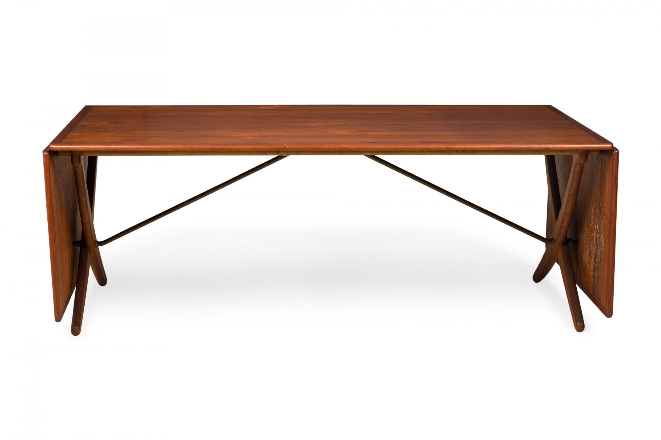 Hans Wegner for Andreas Tuck American Mid-Century Drop Leaf Teak Dining Table In Good Condition For Sale In New York, NY