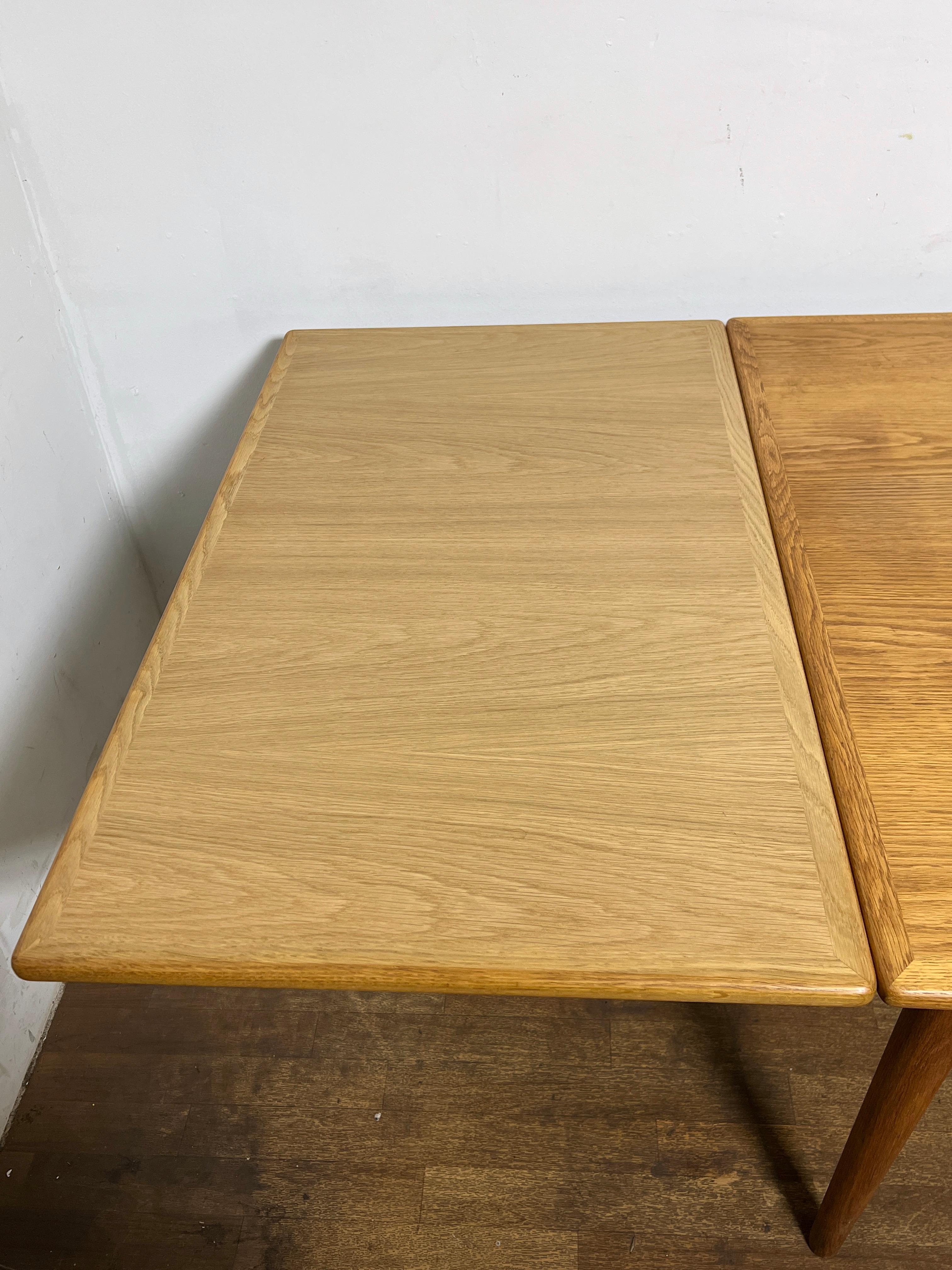 Hans Wegner para Andreas Tuck AT312 Mesa de comedor de roble, Dinamarca Circa 1960s en venta 2