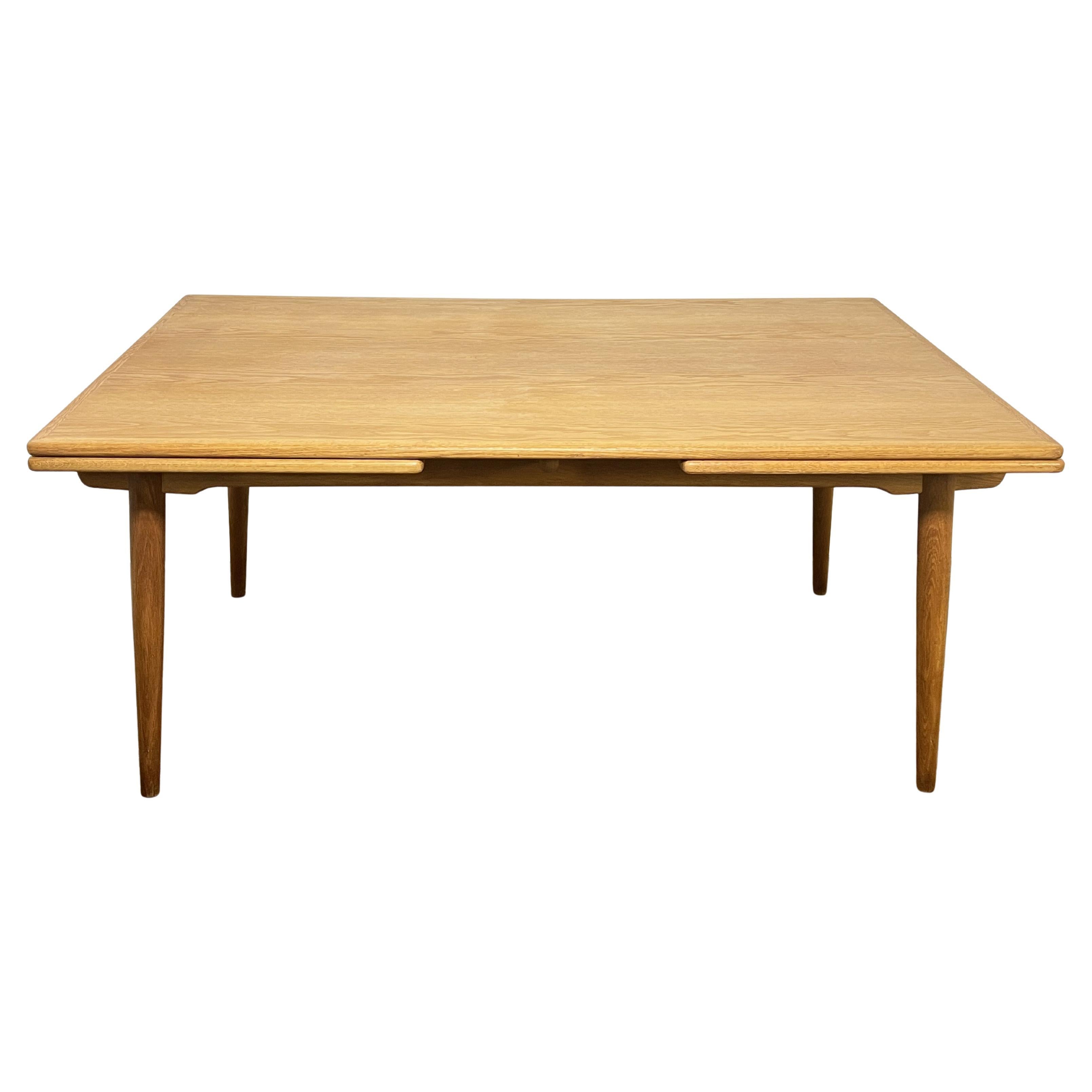 Hans Wegner para Andreas Tuck AT312 Mesa de comedor de roble, Dinamarca Circa 1960s en venta