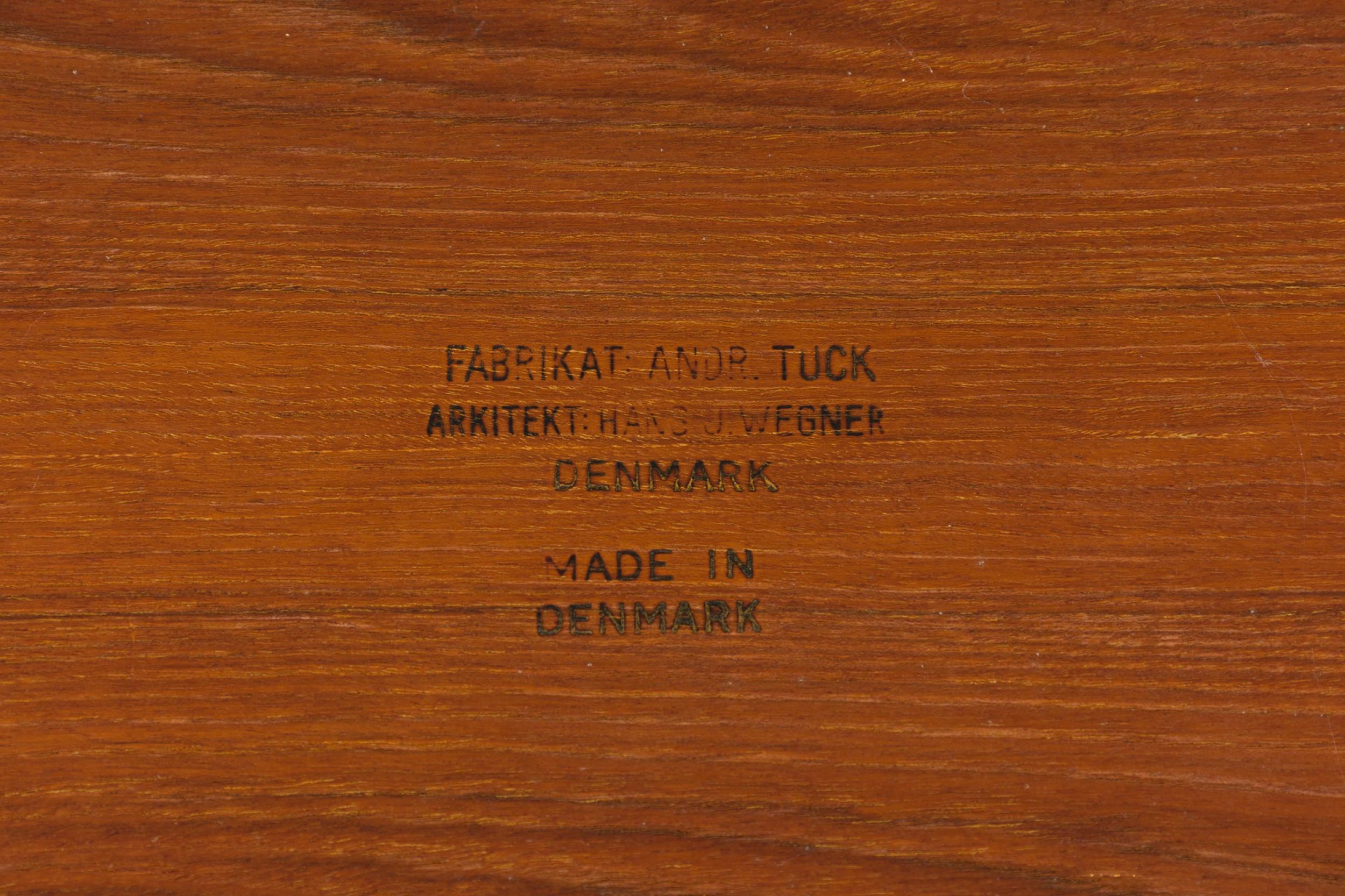 Hans Wegner for Andreas Tuck Table d'appoint en bois du milieu du siècle, à abattant en vente 7