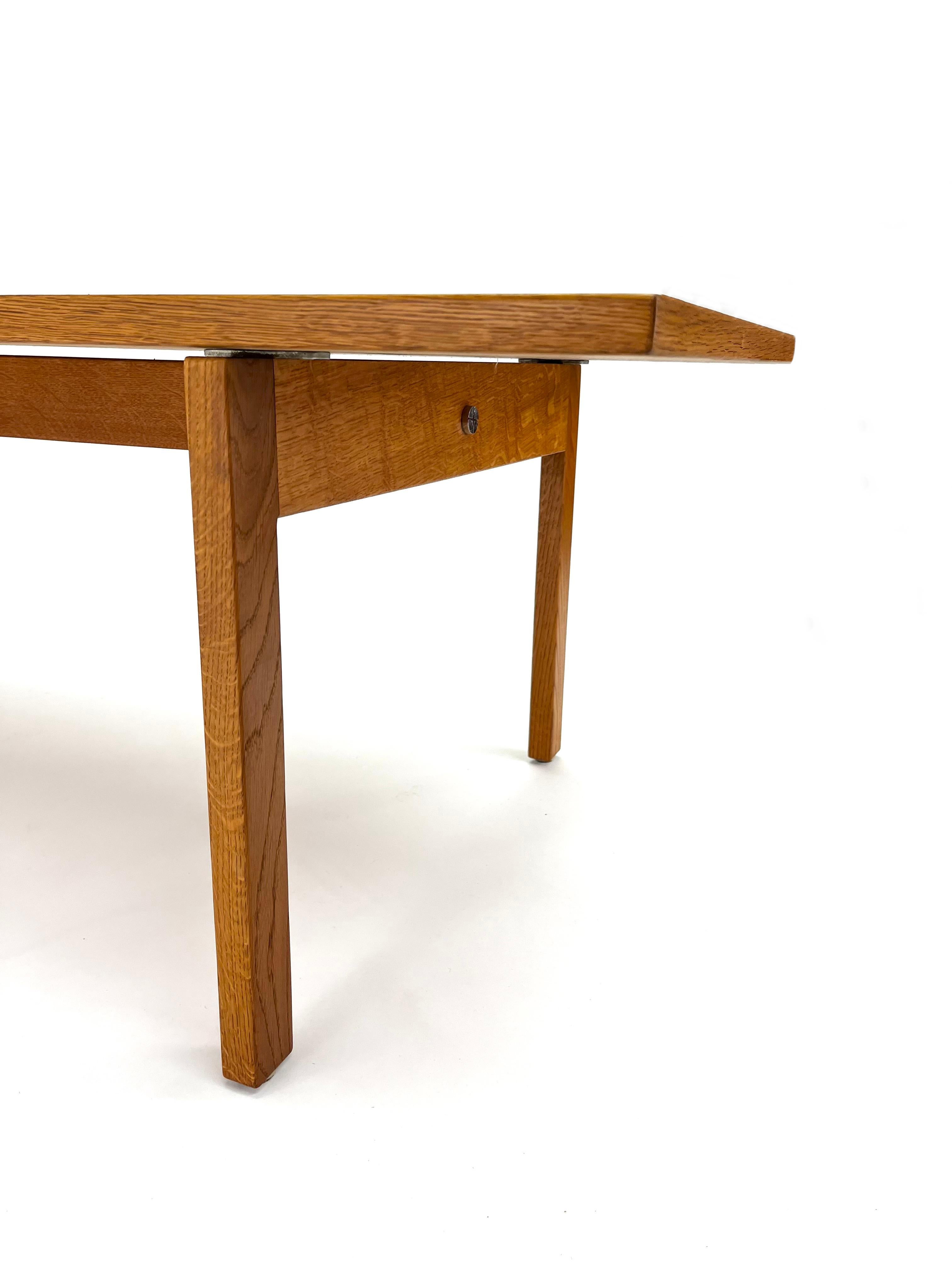 Hans Wegner for Andreas Tuck Oak Coffee Table, Model AT-15 In Excellent Condition For Sale In San Diego, CA