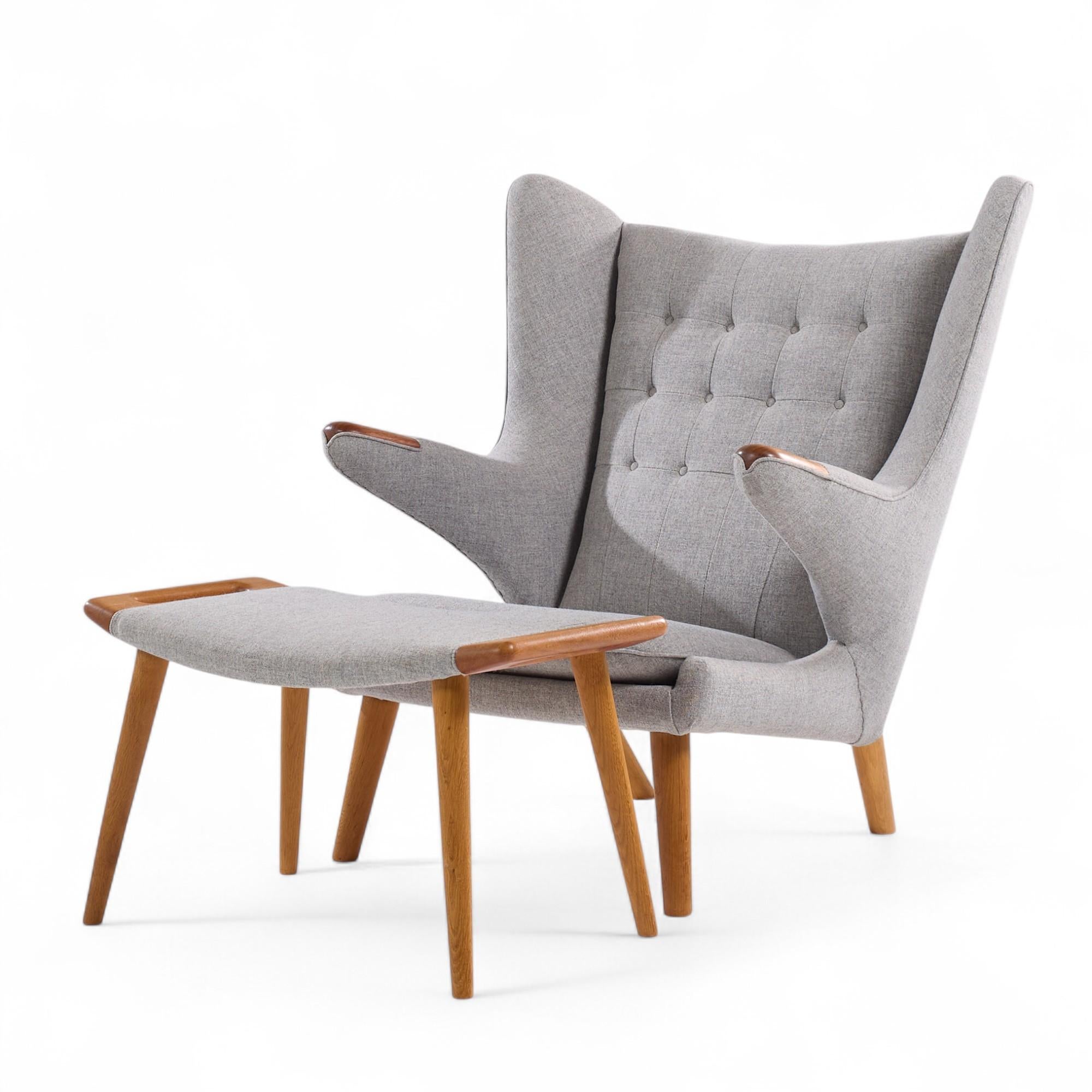Hans Wegner für AP Stolen AP19 Mid Century Papa Bear Chair und Ottoman (Moderne der Mitte des Jahrhunderts) im Angebot