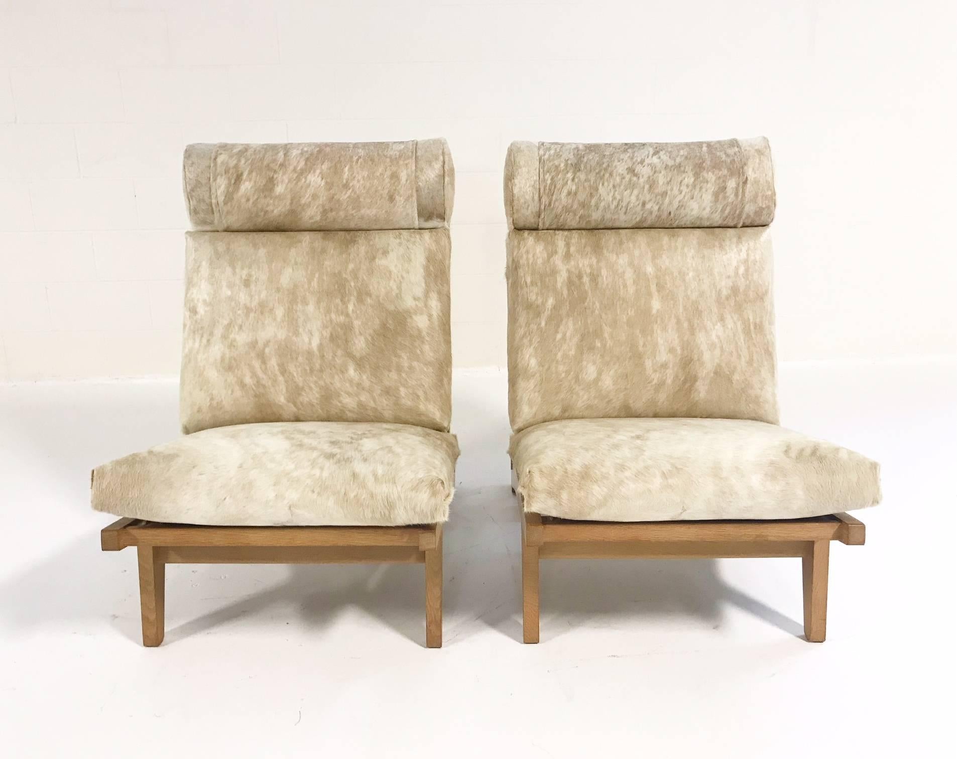 Scandinavian Modern Hans Wegner for AP Stolen AP71 Lounge Chairs in Brazilian Cowhide, circa 1969