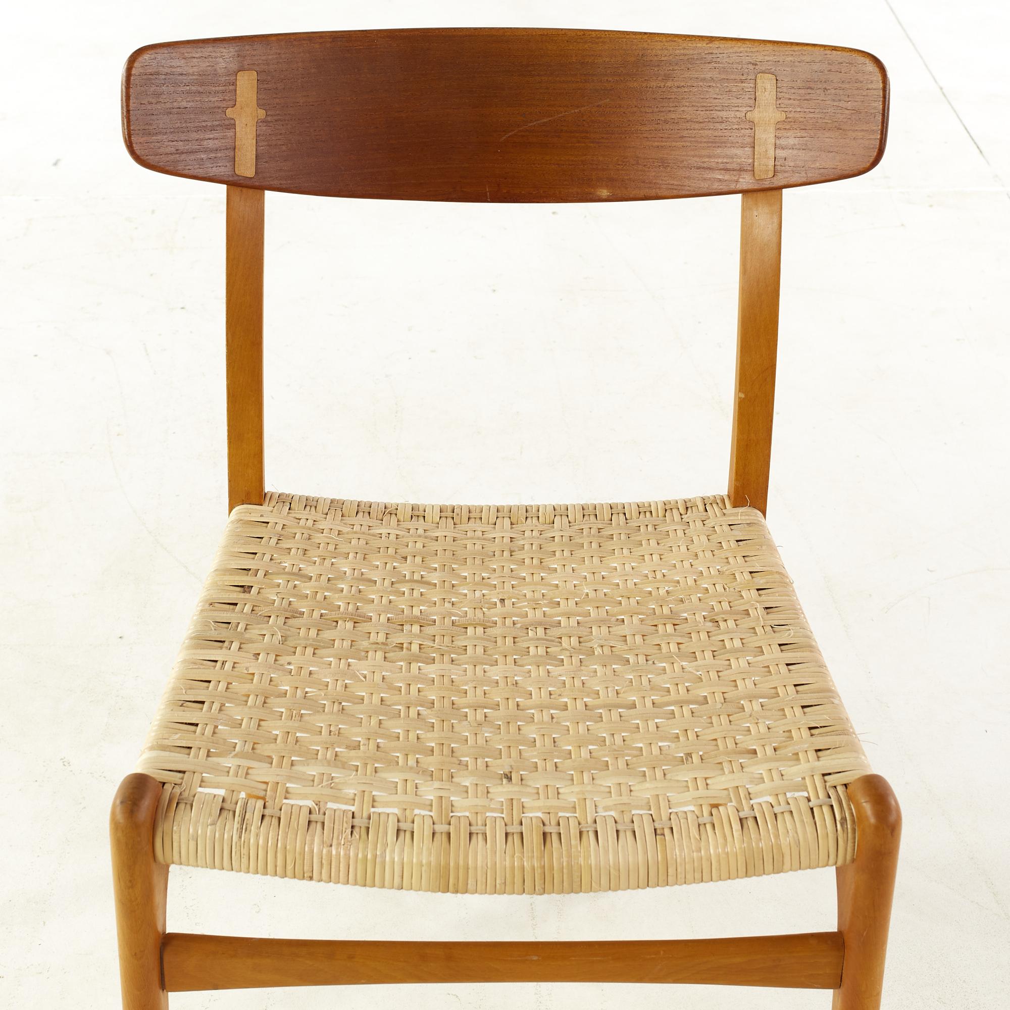 Hans Wegner for Carl Hansen and Son Midcentury Teak CH23 Dining Chairs, Pair For Sale 3