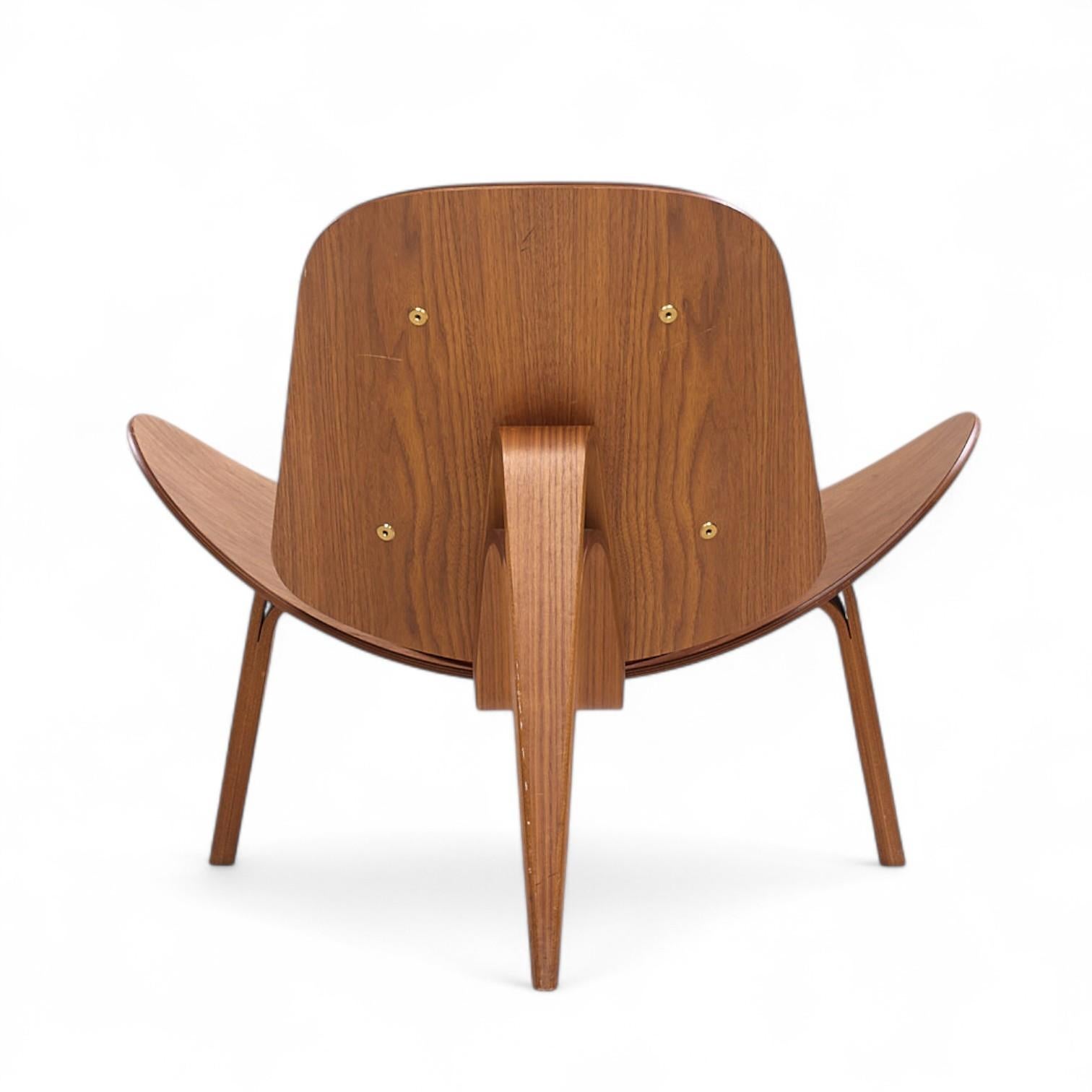 Hans Wegner pour Carl Hansen CH07 Chaises coquilles en noyer du milieu du siècle - Paire en vente 2