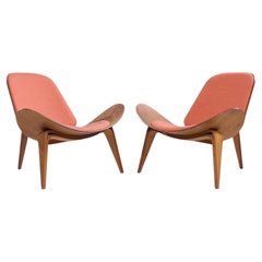 Hans Wegner pour Carl Hansen CH07 Chaises coquilles en noyer du milieu du siècle - Paire