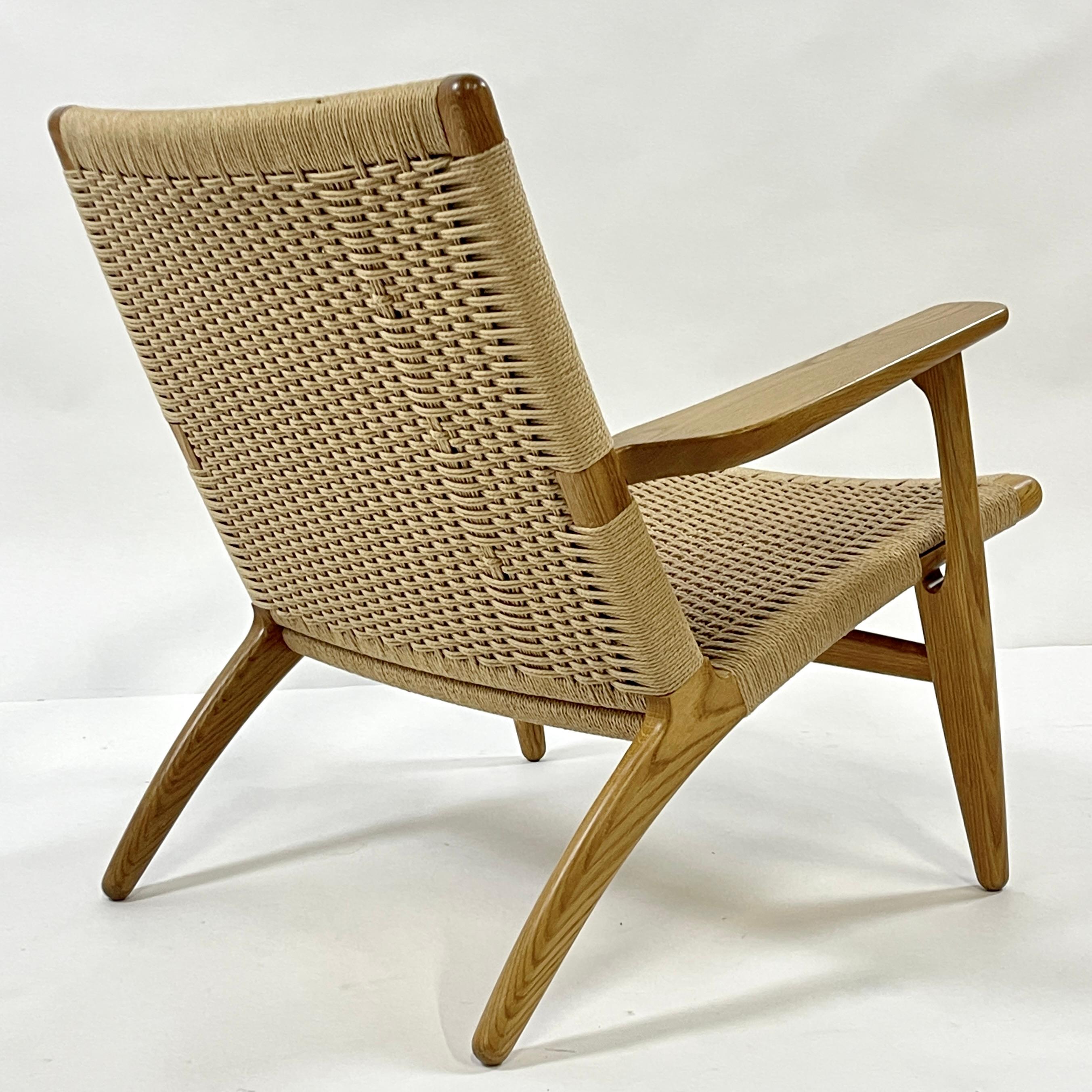Hans Wegner for Carl Hansen Oak and Woven Papercord CH25 Chair For Sale 5