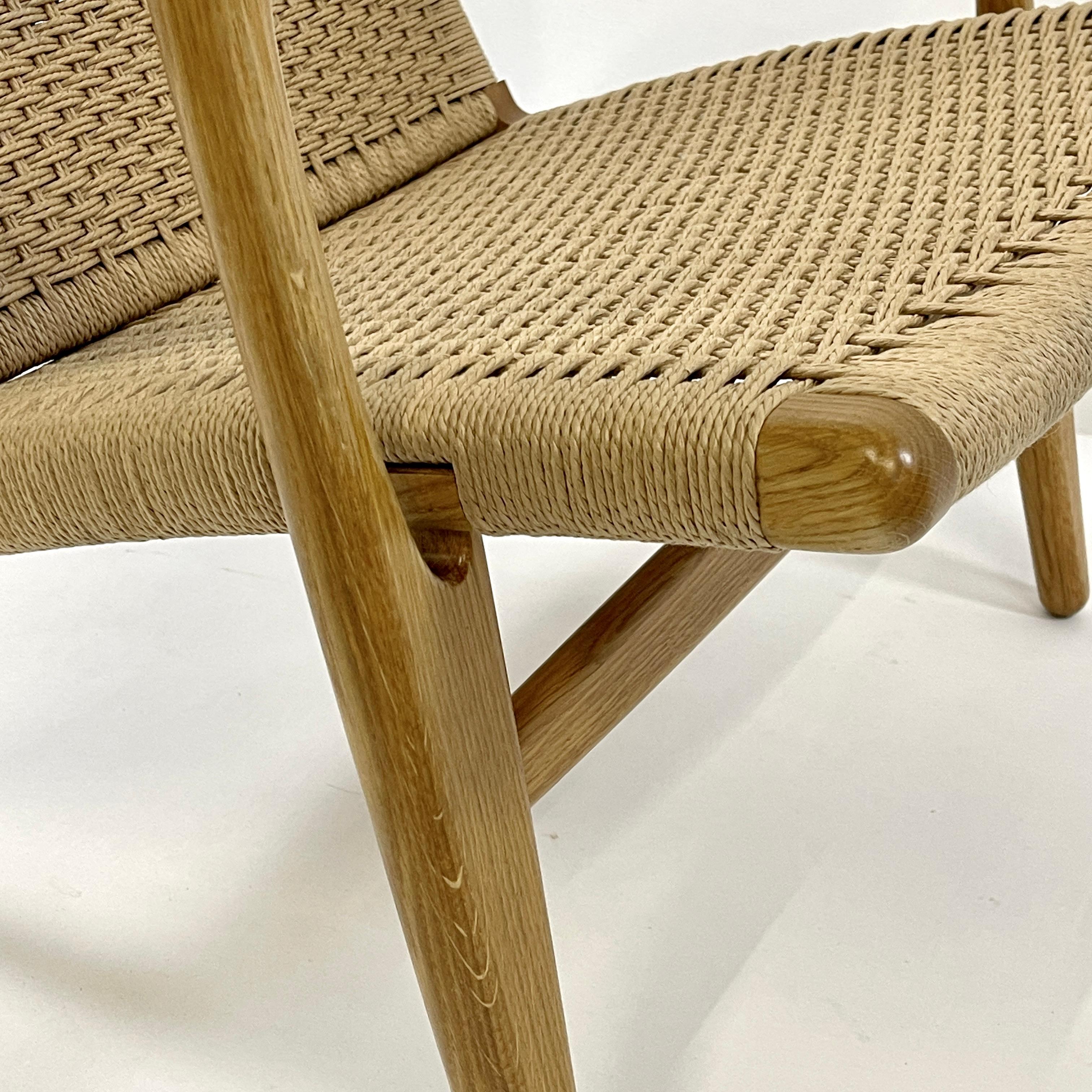 Hans Wegner for Carl Hansen Oak and Woven Papercord CH25 Chair For Sale 3