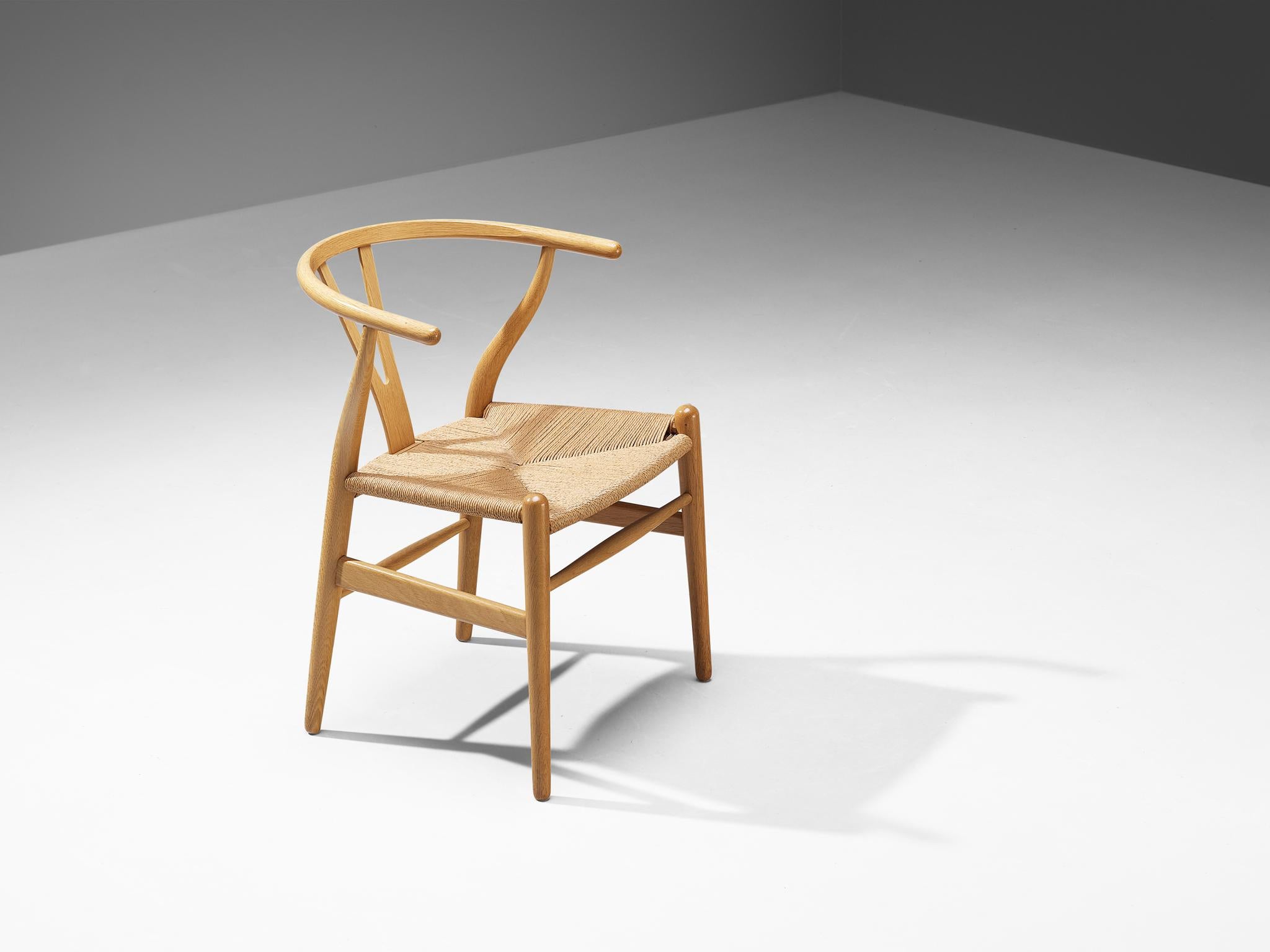 Mid-20th Century Hans Wegner for Carl Hansen & Søn Pair of 'Wishbone' Chairs in Oak  For Sale