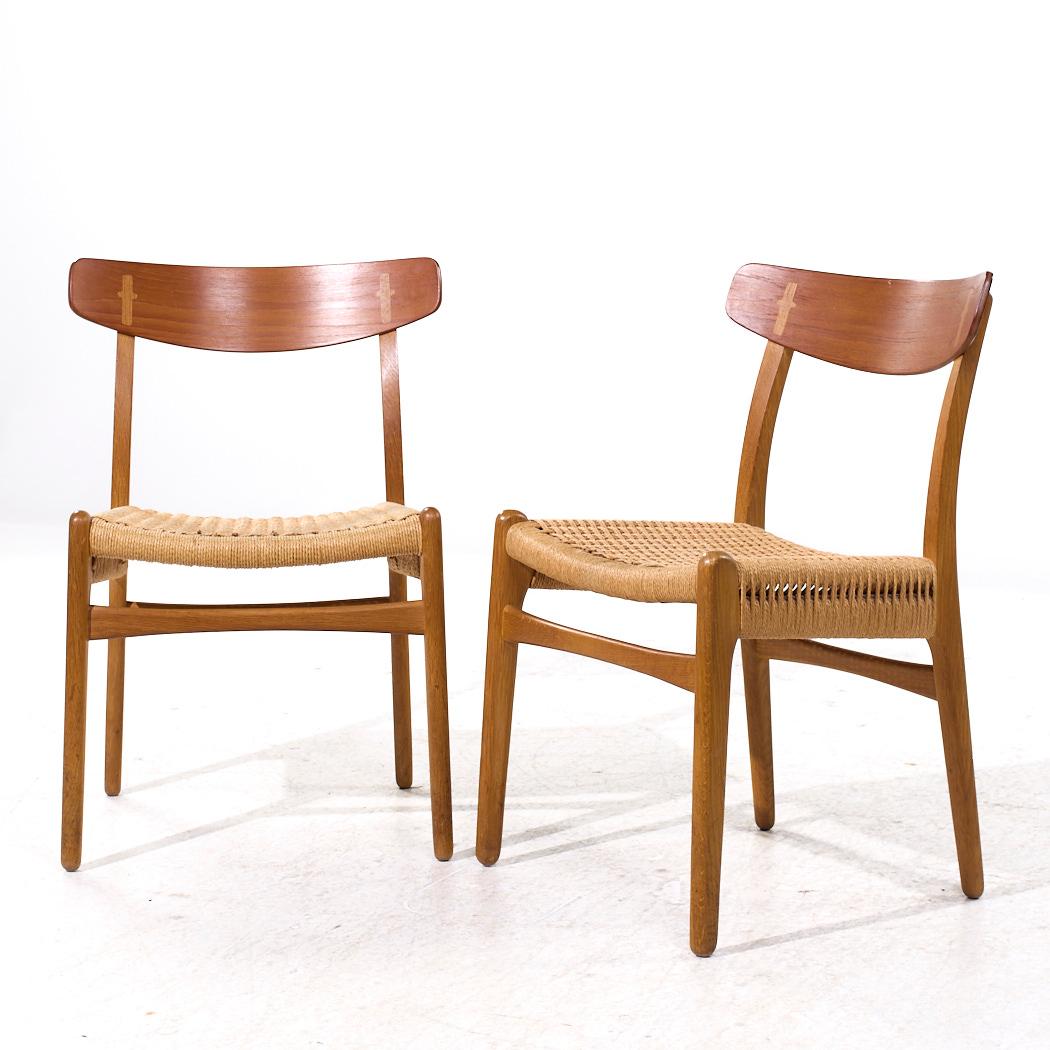 Hans Wegner für Carl Hansen & Son CH23 MCM Danish Teak Oak Dining Chairs - Paar (Moderne der Mitte des Jahrhunderts) im Angebot