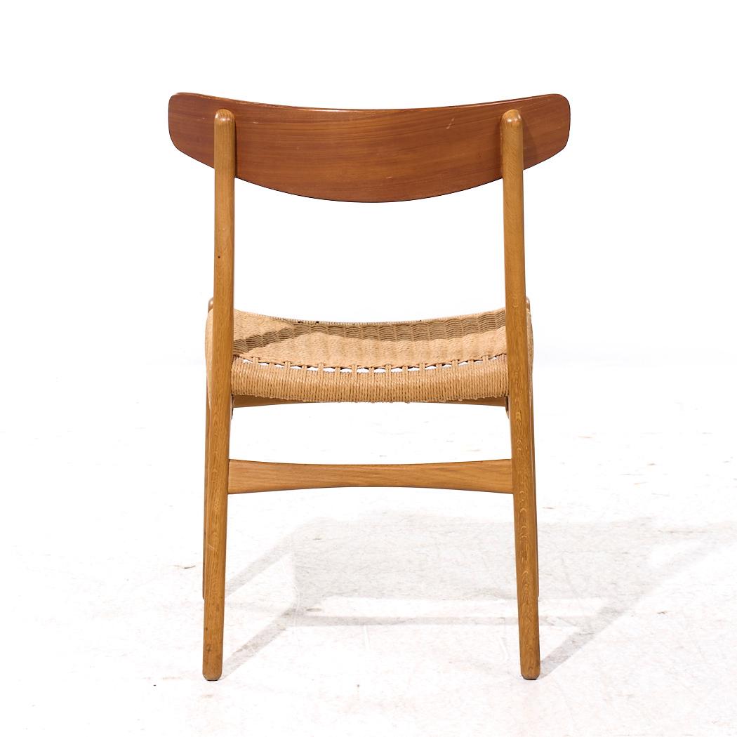 Hans Wegner für Carl Hansen & Son CH23 MCM Danish Teak Oak Dining Chairs - Paar im Angebot 1