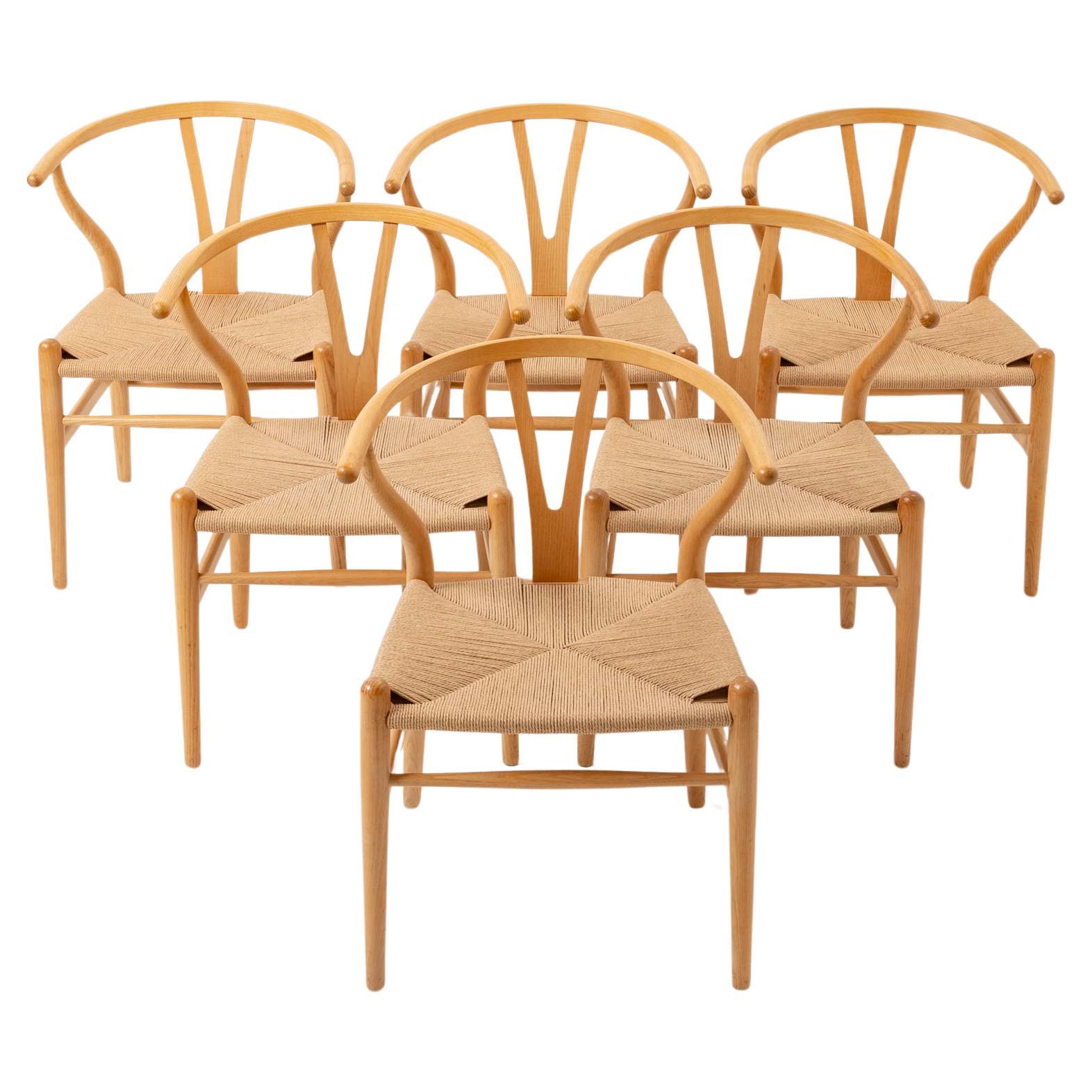 Hans Wegner for Carl Hansen & Son Wishbone Chairs set of 6 in Oak and Papercord